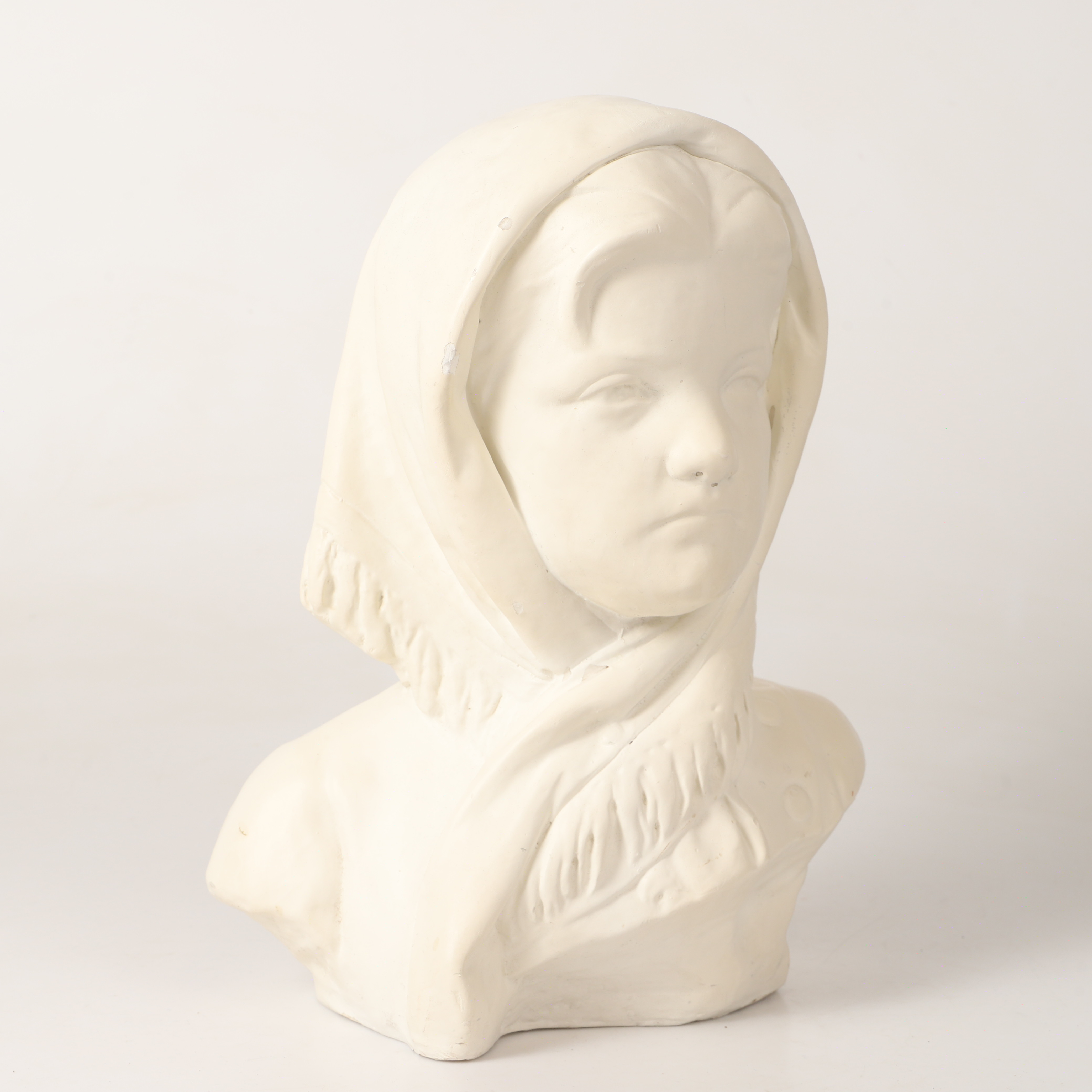 FIGURIN, flicka med sjalett, gips 1900-talets mitt.