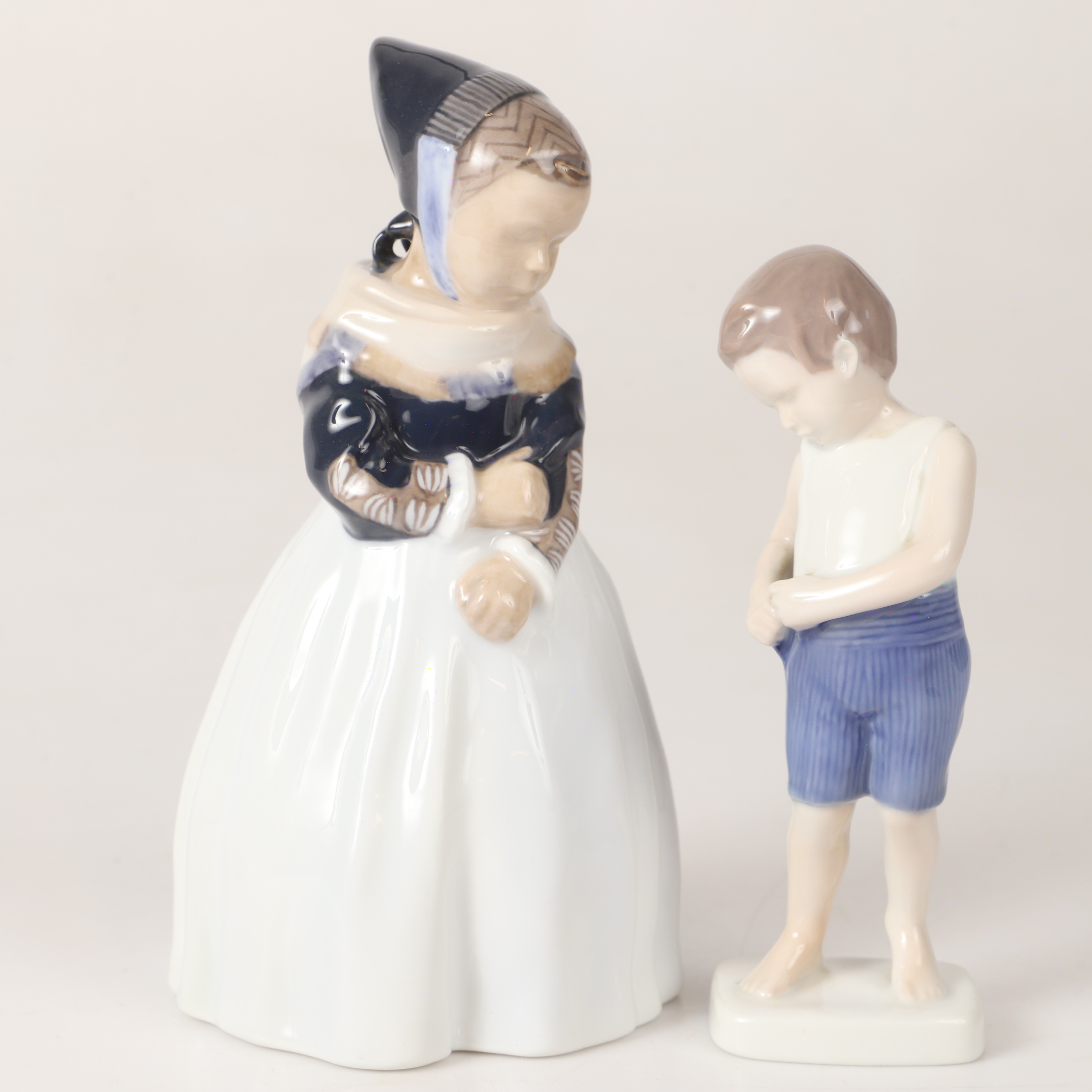 FIGURINER, 2 stycken, porslin, Royal Copenhagen samt Bing & Gröndahl, Danmark.