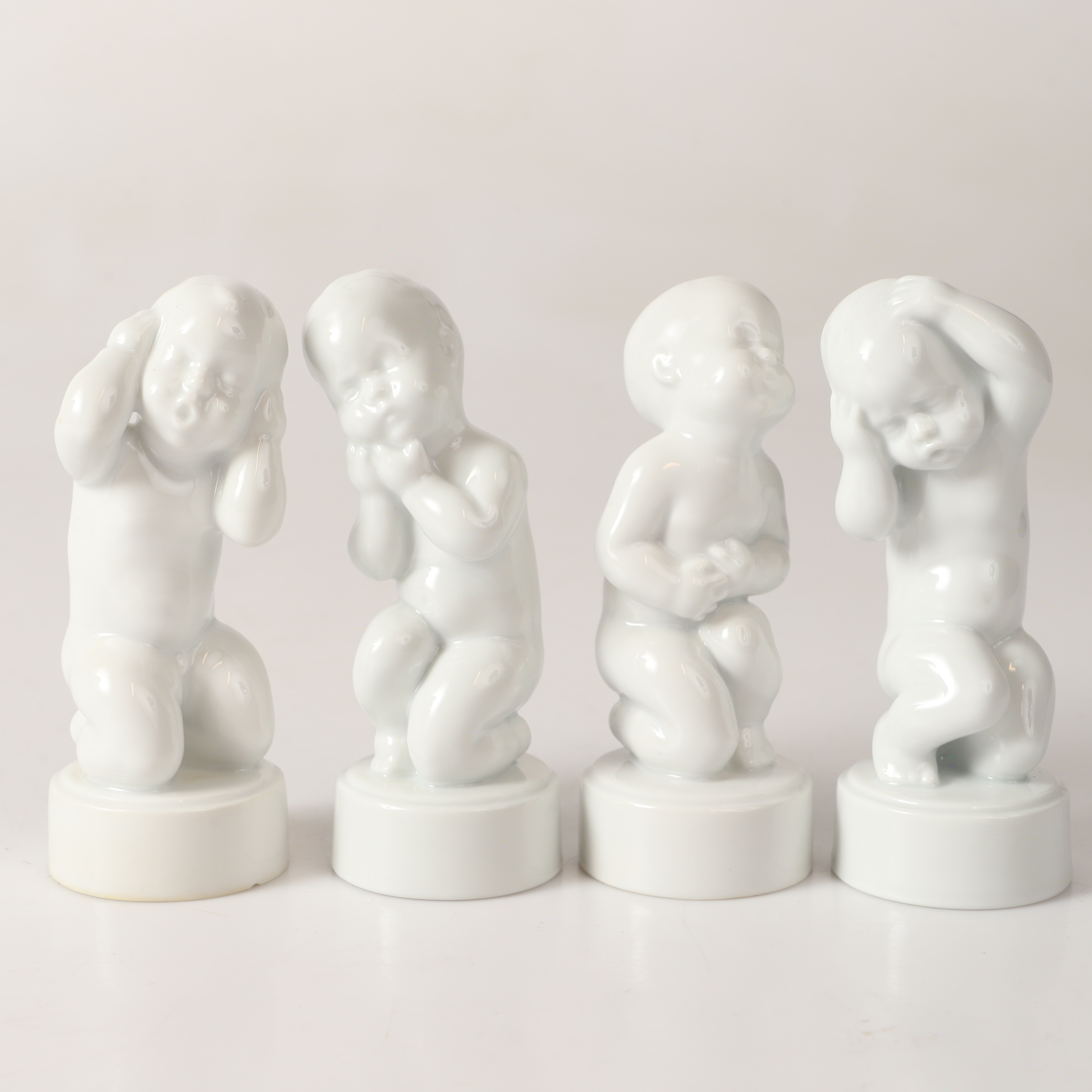 SVEN LINDHART. Figuriner, 4 stycken, "De fyra pinorna", Royal Copenhagen samt Bing & Gröndahl, Danmark.