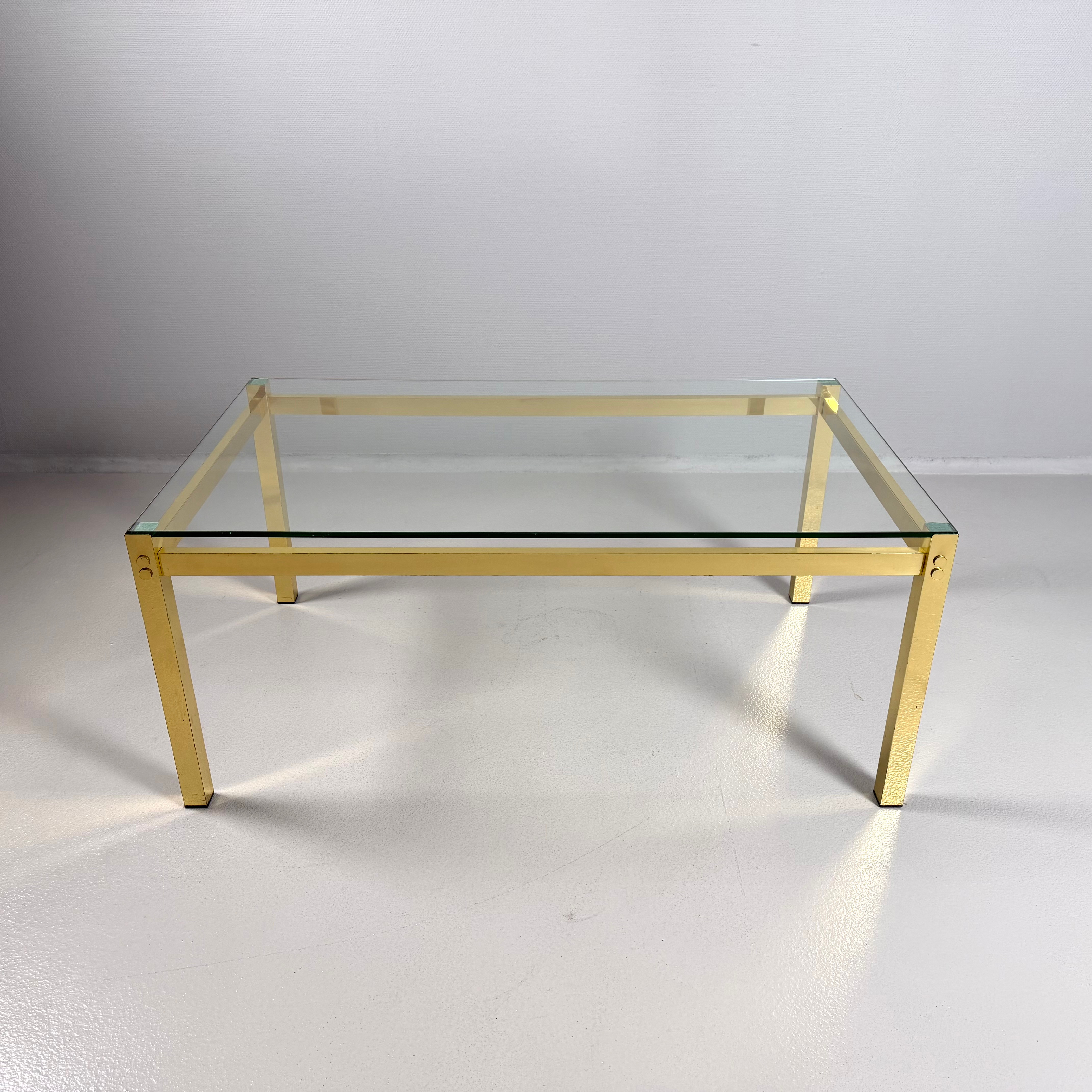 SOFFBORD, 1900-talets andra hälft, stomme i mässing, infälld skiva av glas.