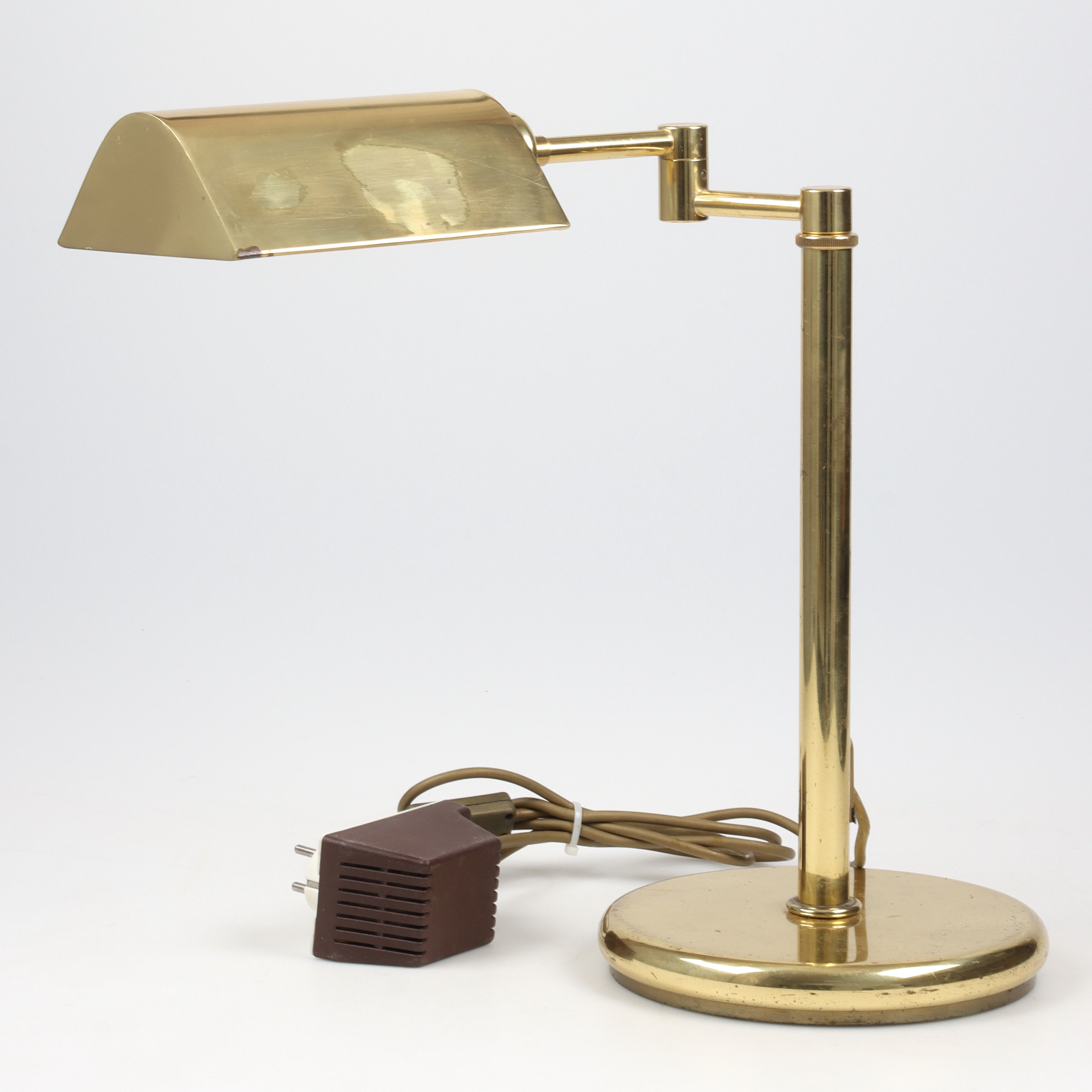 SKRIVBORDSLAMPA, mässing, Holtkötter Licht, Tyskland. 1900-talets andra hälft.