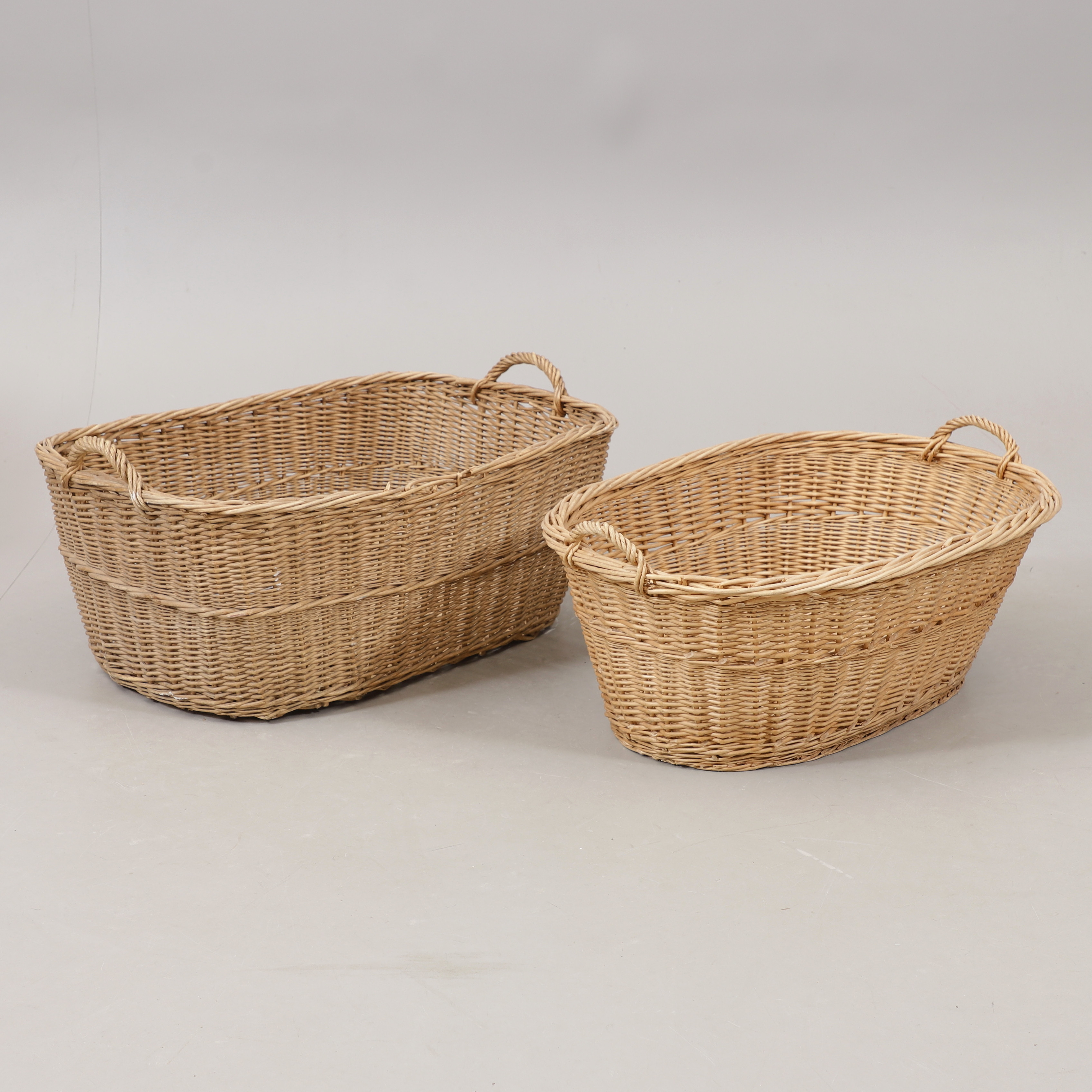 KORGAR, 2 st, 1900-talets första hälft.