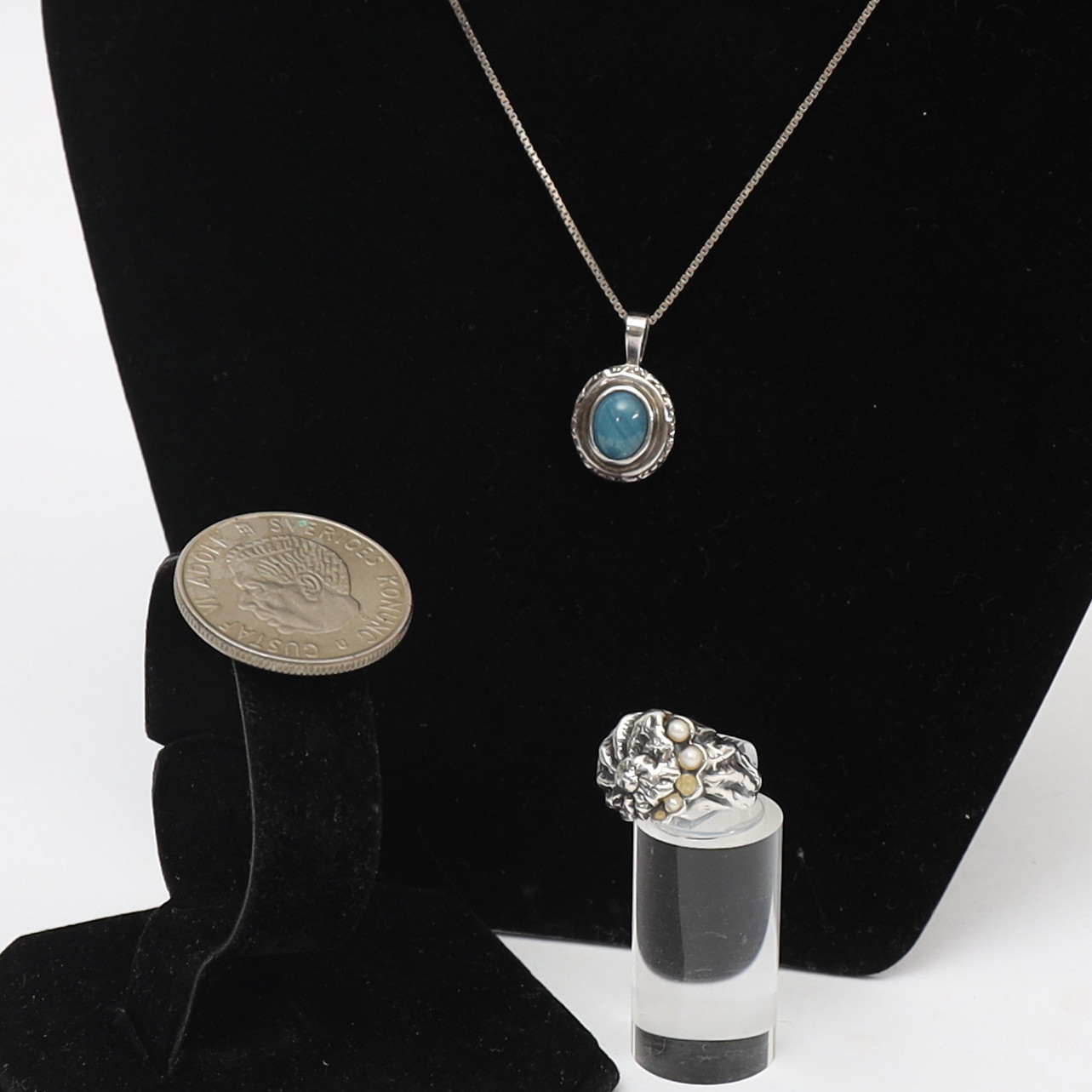 SILVER 3 delar, halsband, ring samt mynt.