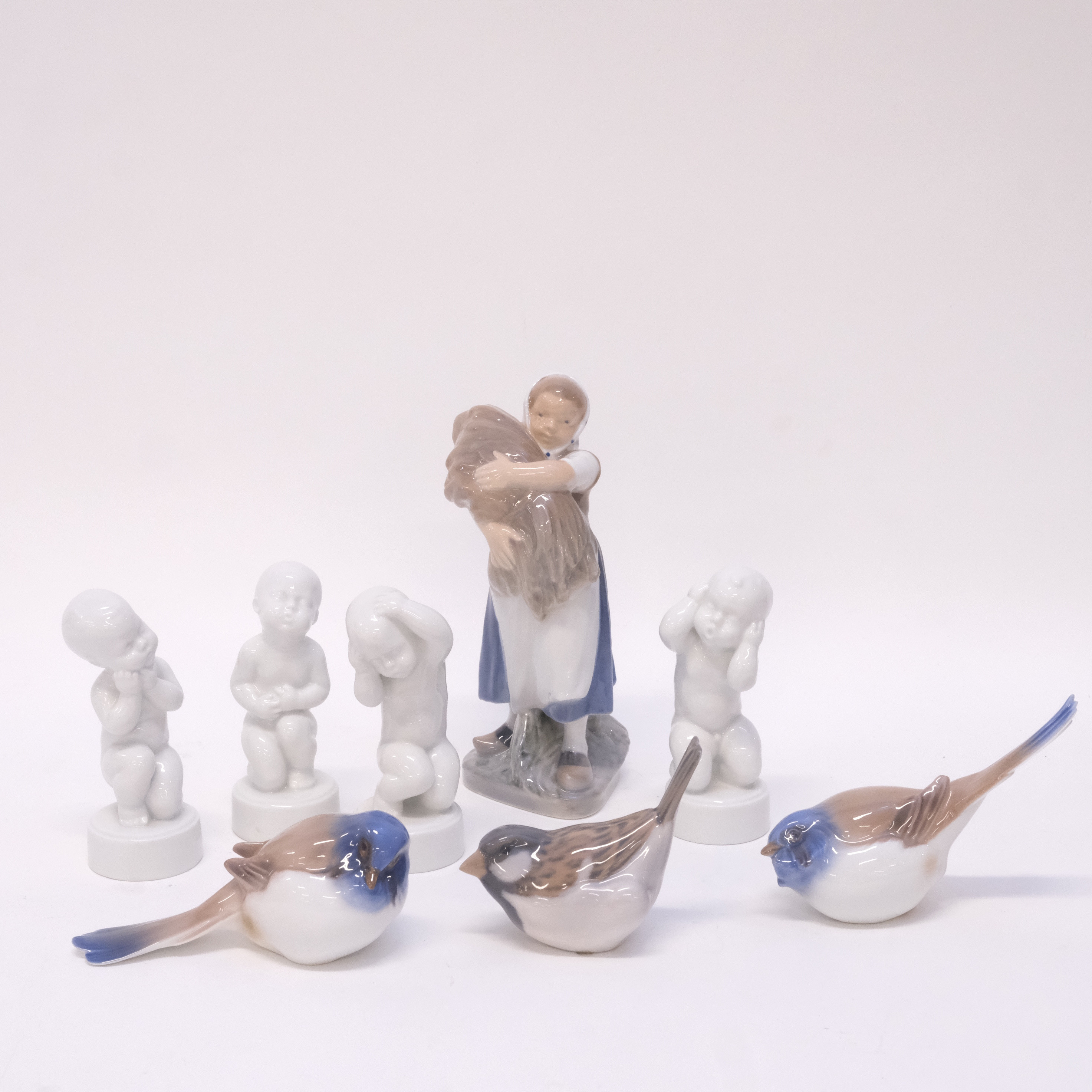 ROYAL COPENHAGEN, TVÅ FIGURER SAMT BING & GRÖNDAHL, SEX FIGURINER.