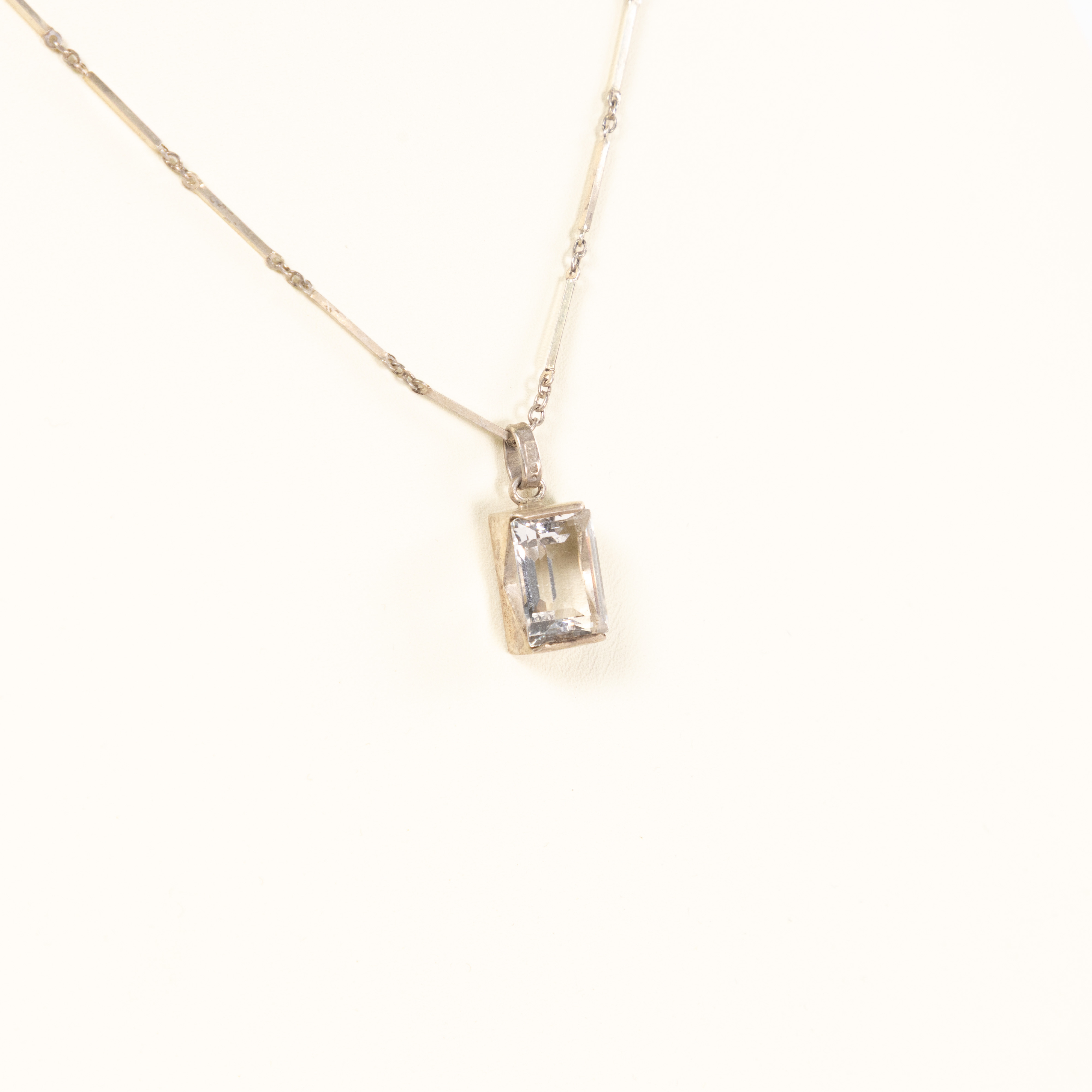 HALSBAND MED BERGKRISTALL. Silver, BEH.