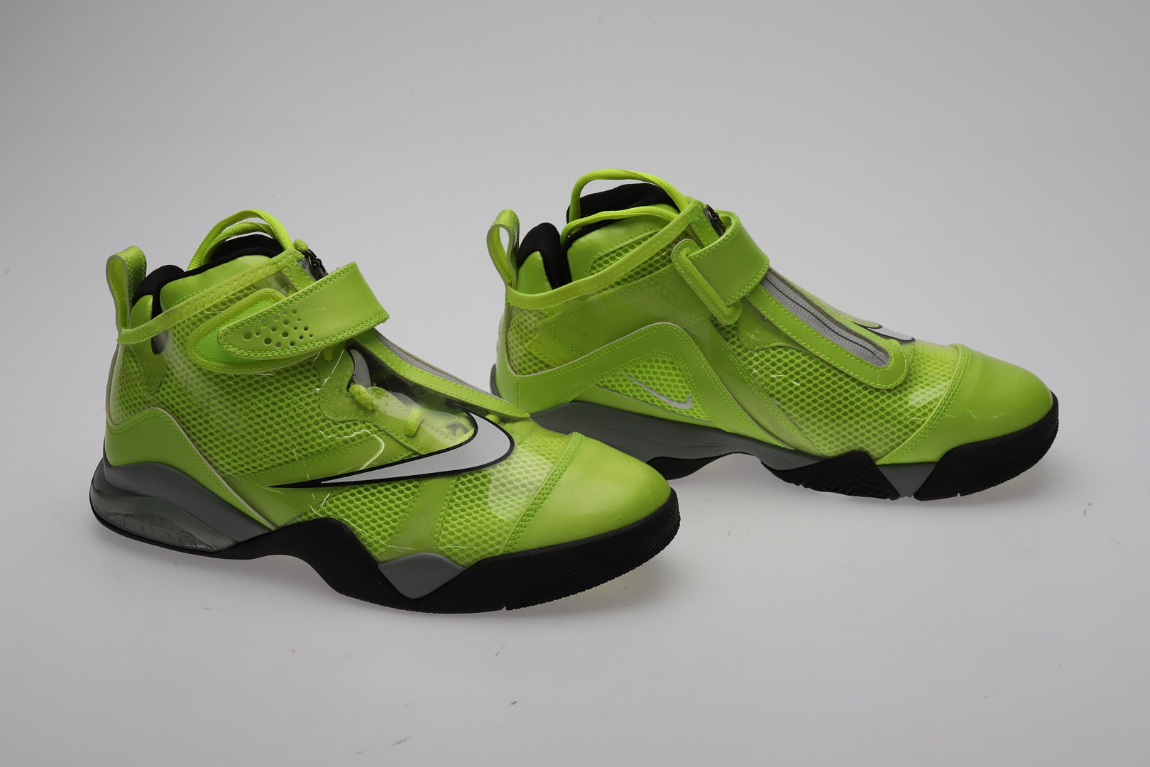NIKE ZOOM FLIGHT CLUB. STORLEK 44,5, OANVÄNDA.