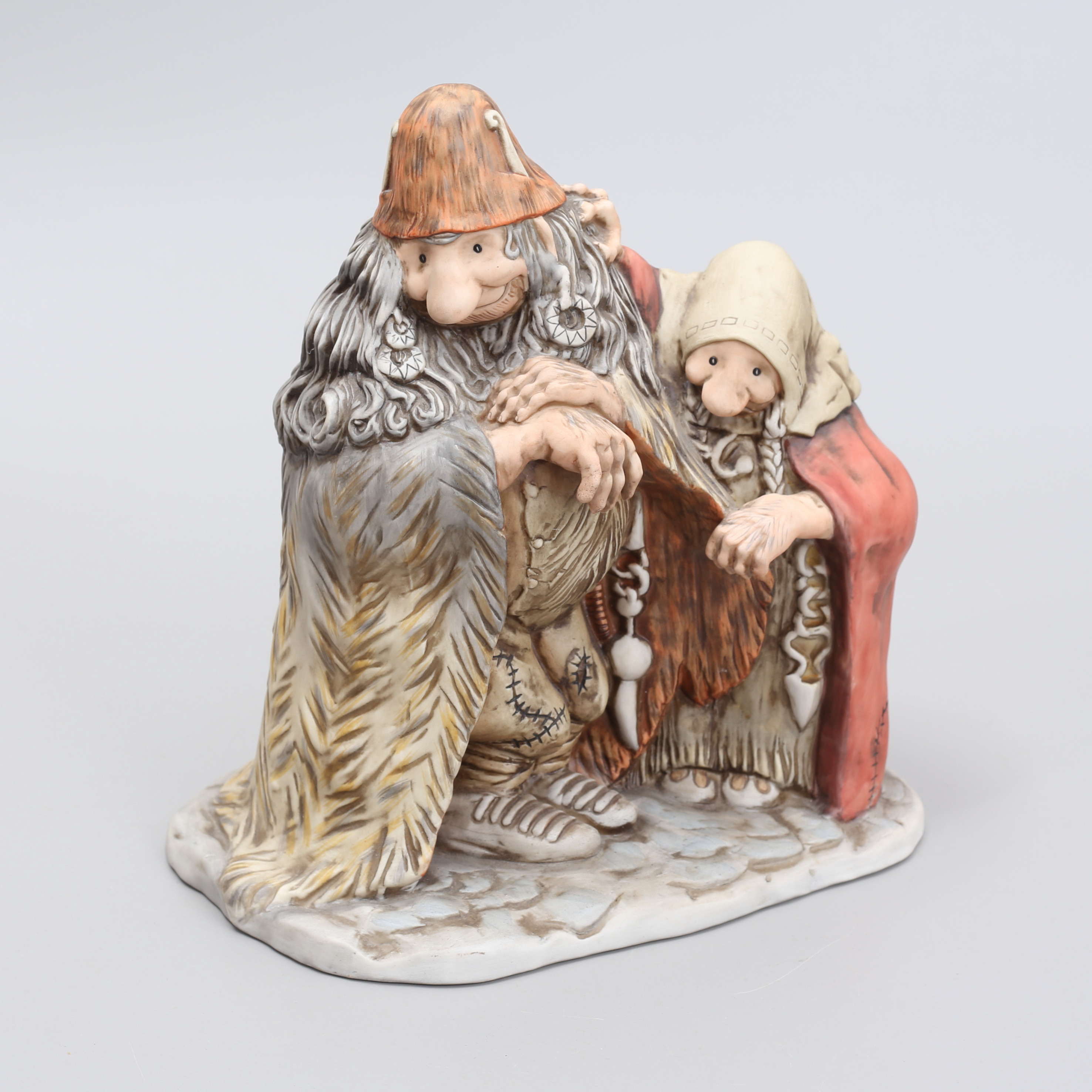 FIGURIN, "I Trollens Värld", porslin, Nils Holgersson Gården AB.