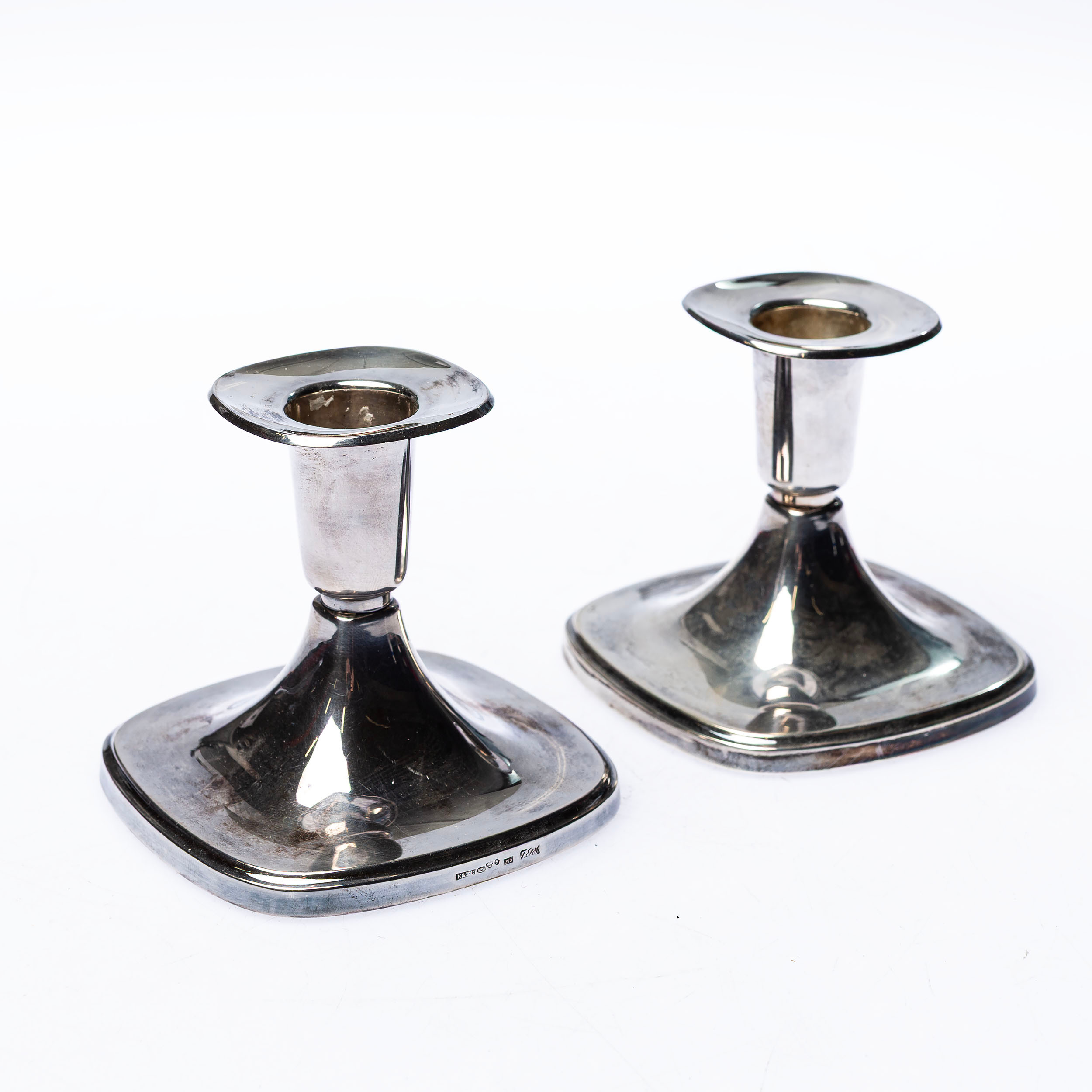 LJUSSTAKAR, ett par, silver.