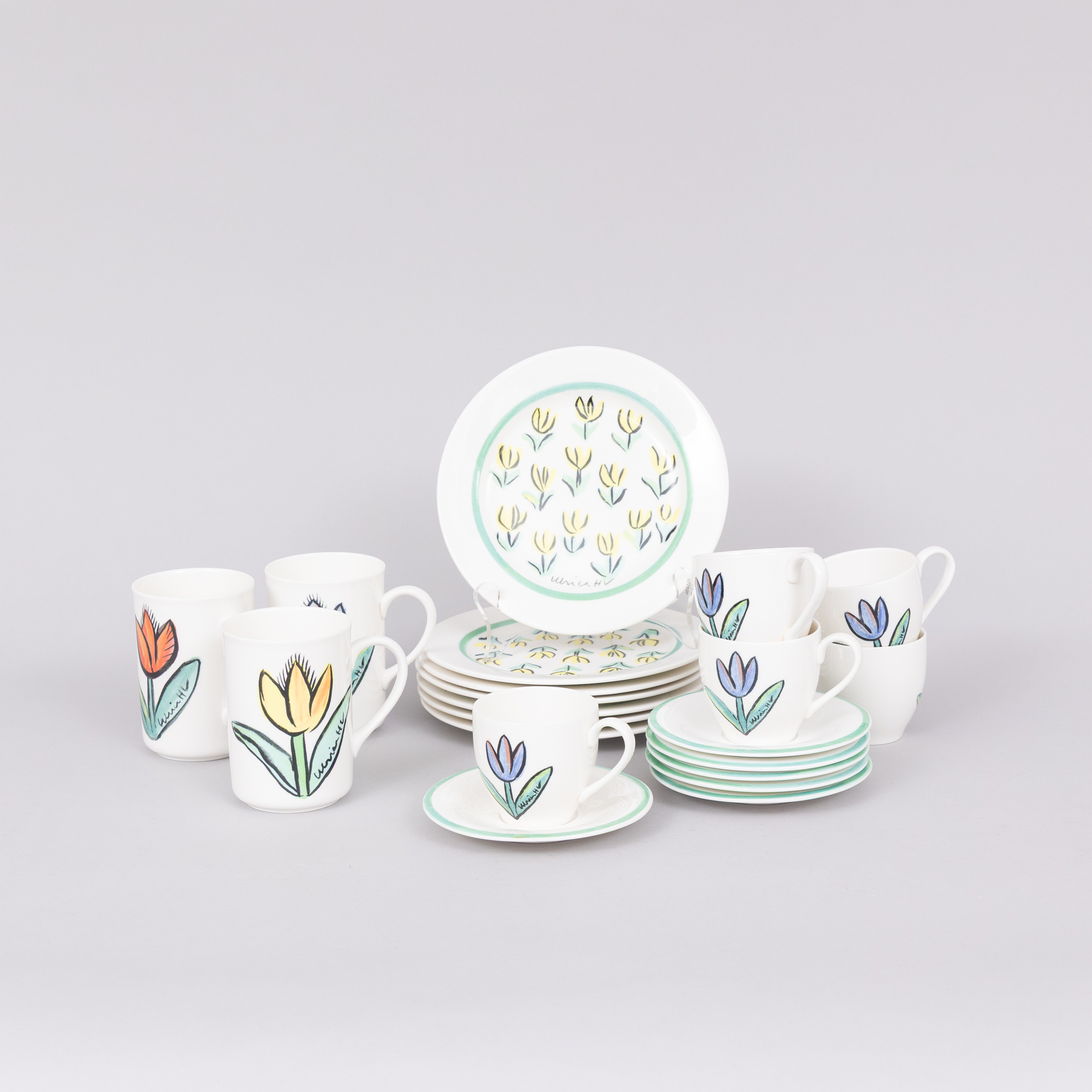 ULRICA HYDMAN-VALLIEN. Kaffegods, 21 delar, porslin.