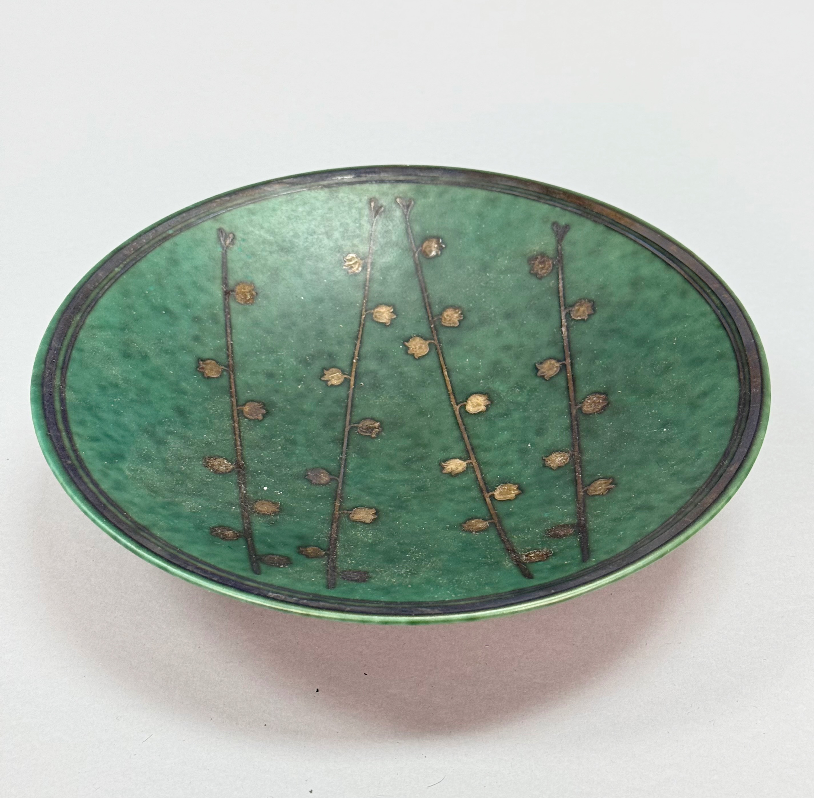 WILHELM KÅGE. Fat- Argenta, Silverpläterad dekor, Gustavsberg, Signerad.