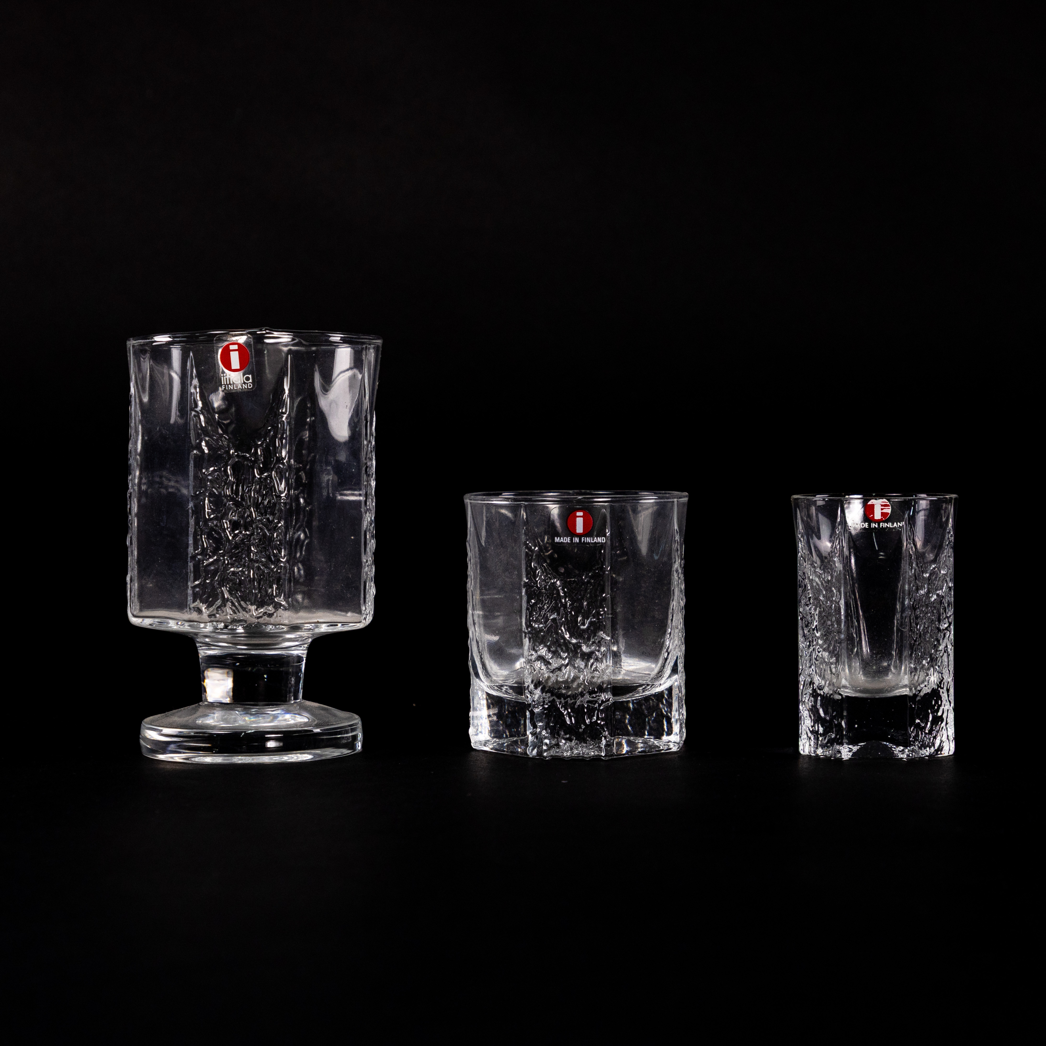 TIMO SARPANEVA. Glas, 19 st, "Kalinka", Iittala.