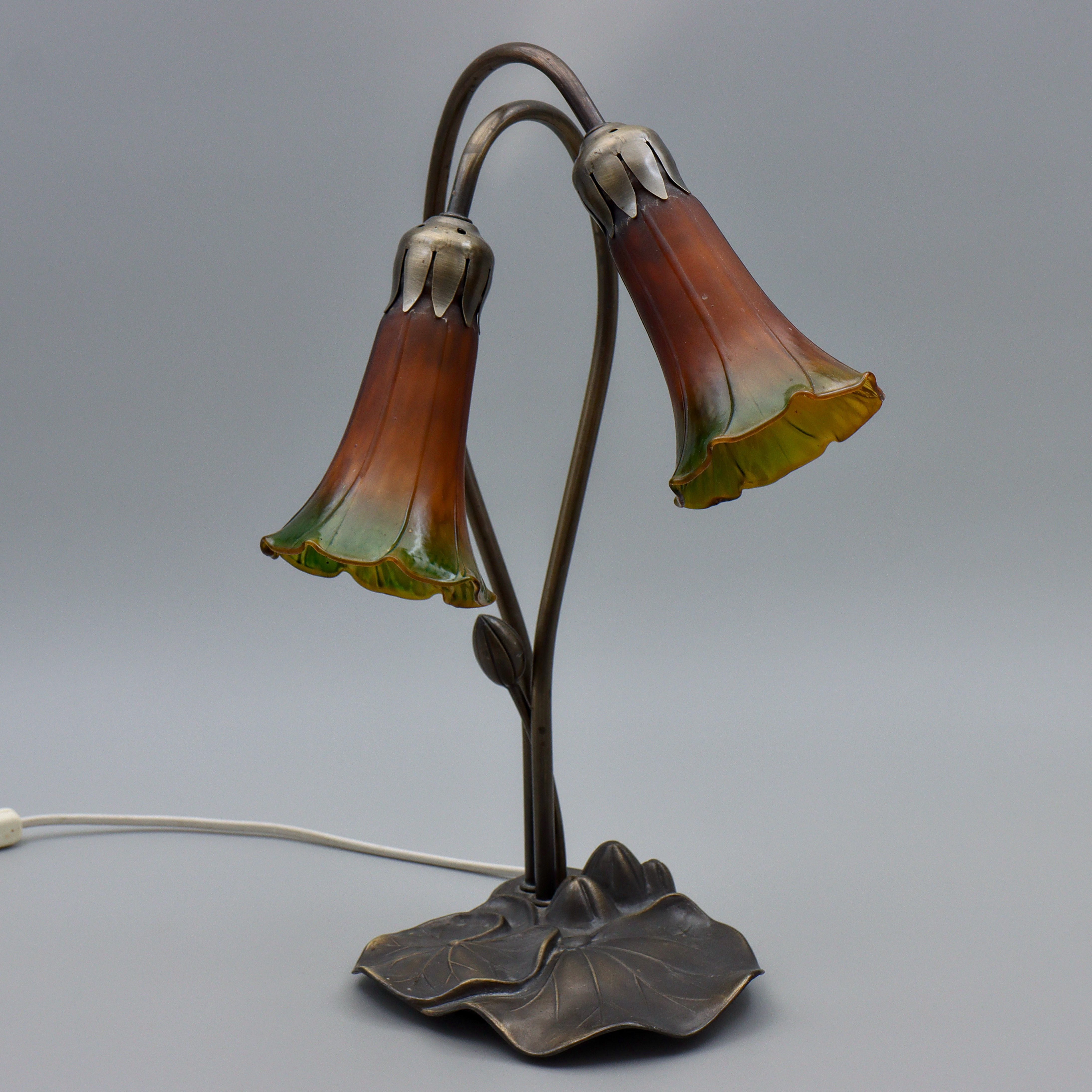 FA FRED FACKLAM, BORDSLAMPA, PATINERAD METALL SAMT KUPOR I GLAS.