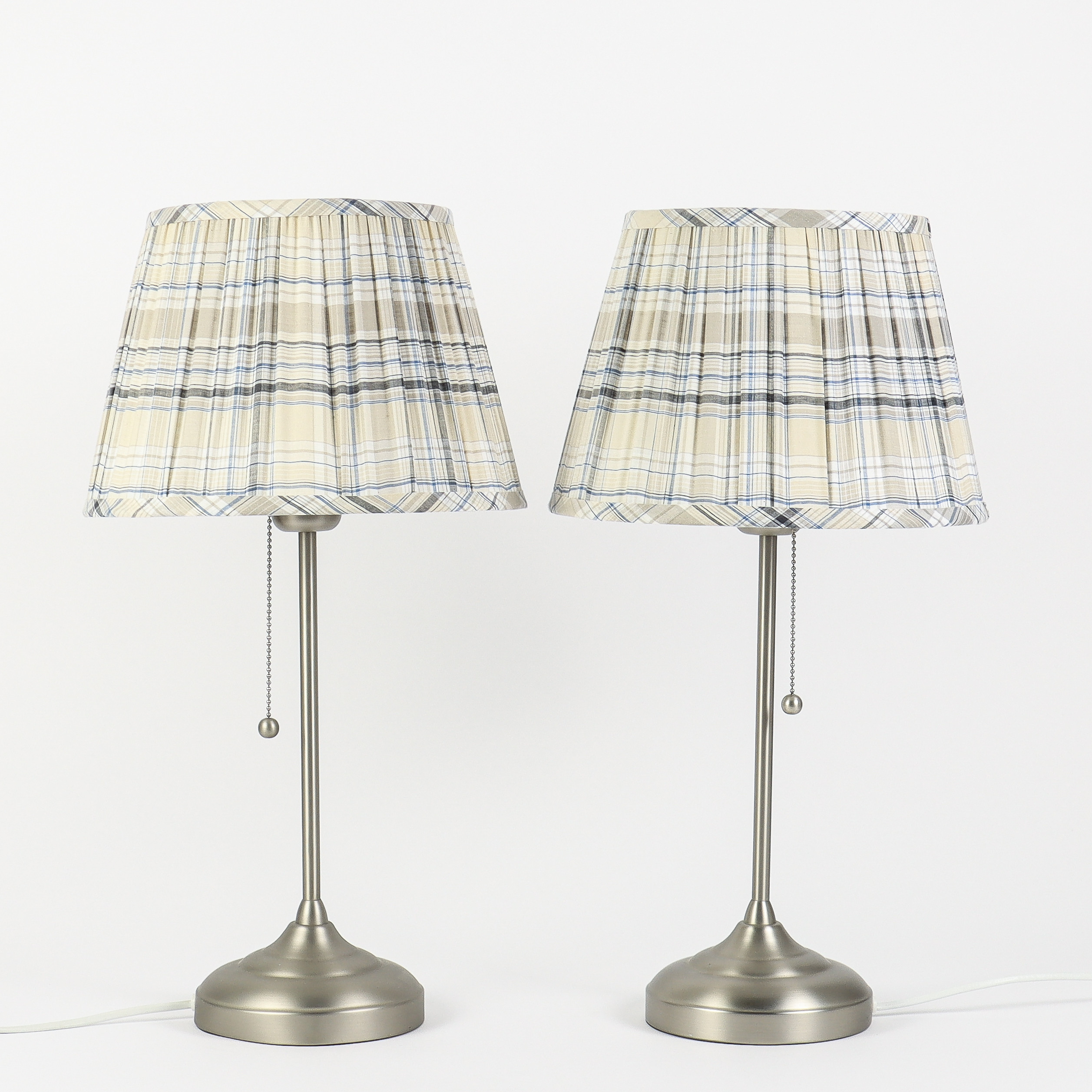 BORDSLAMPOR paret, IKEA, skärmar från Watt & Veke.