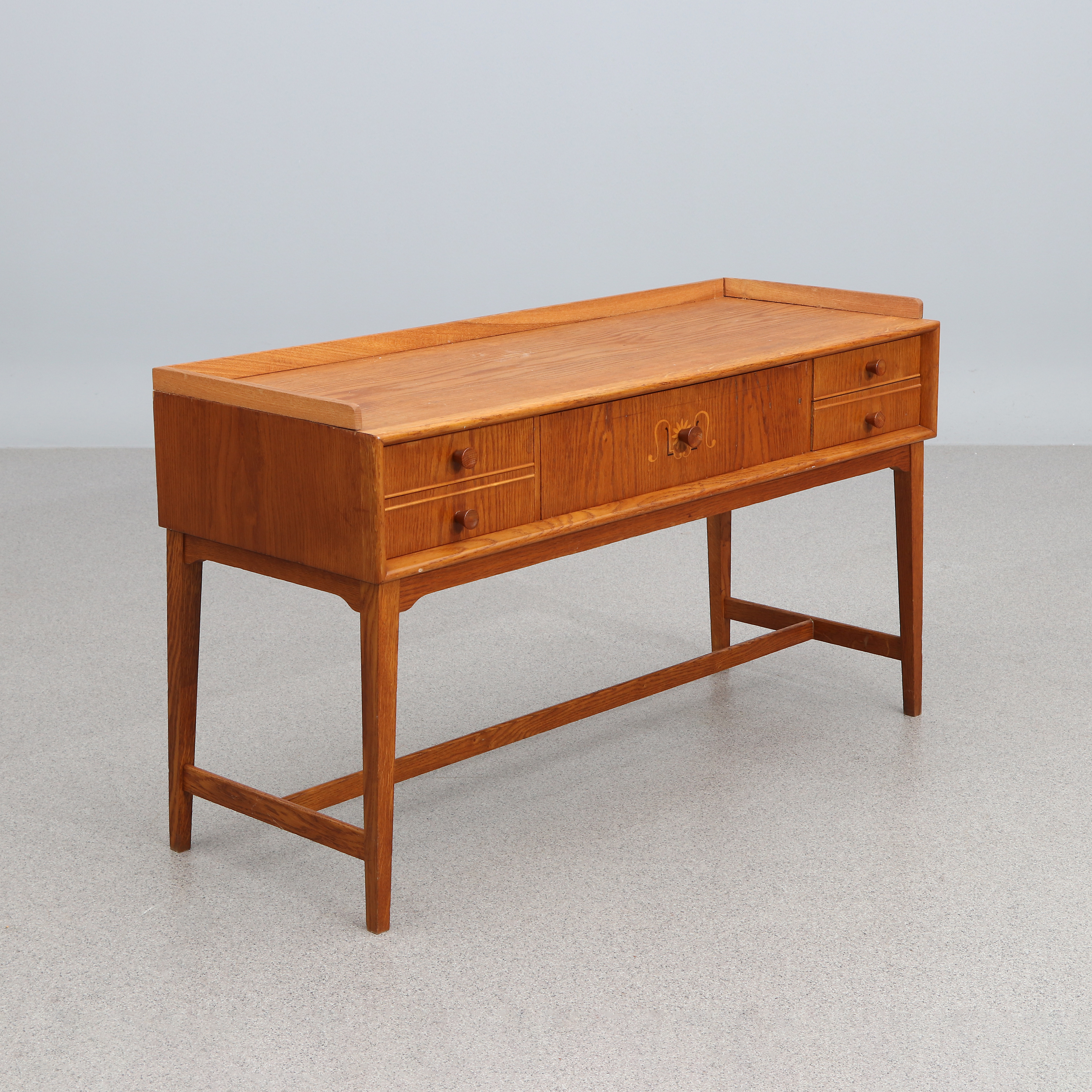 SIDEBOARD. Ek med intarsiadekor. Swedish Modern, 1940-tal.
