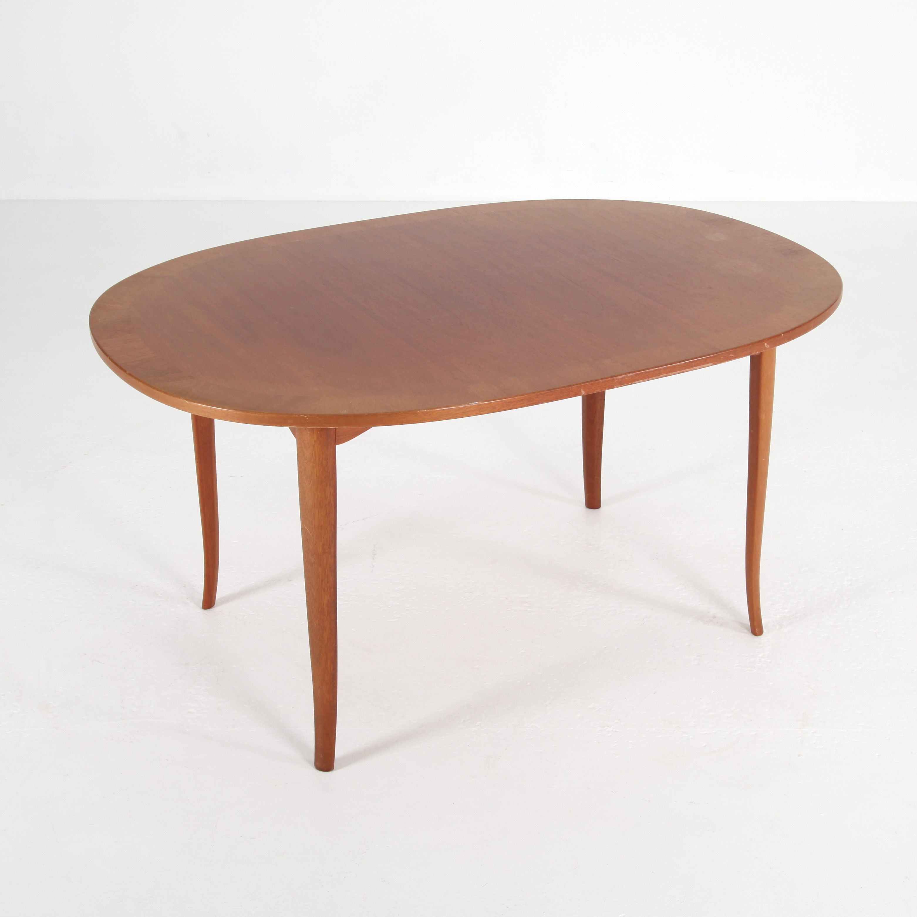 CARL MALMSTEN. 1888-1972. Bord "Ovalen", 1900-talets andra hälft.