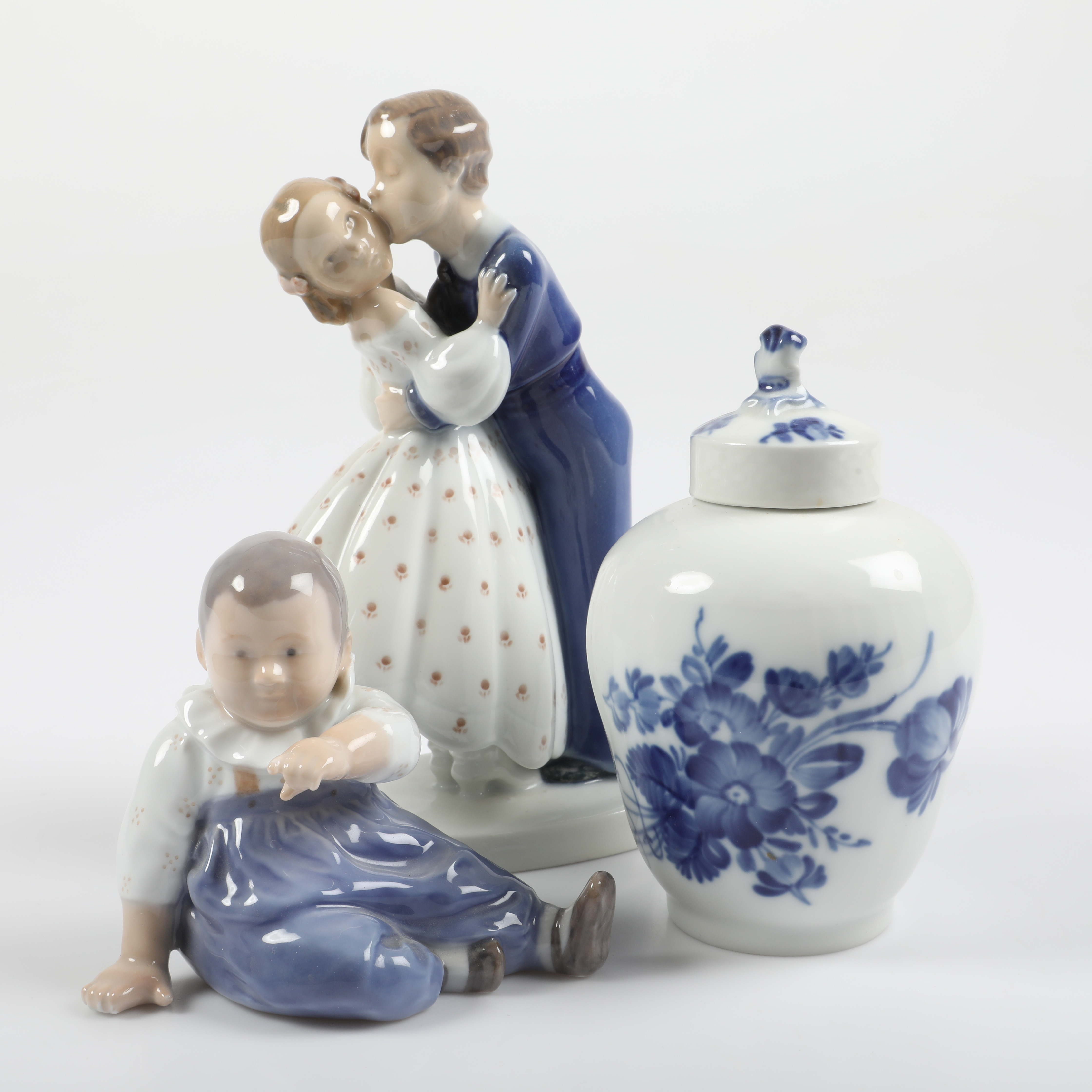 FIGURINER M.M., 3 delar, porslin, Royal Copenhagen och Bing & Gröndahl, Danmark.
