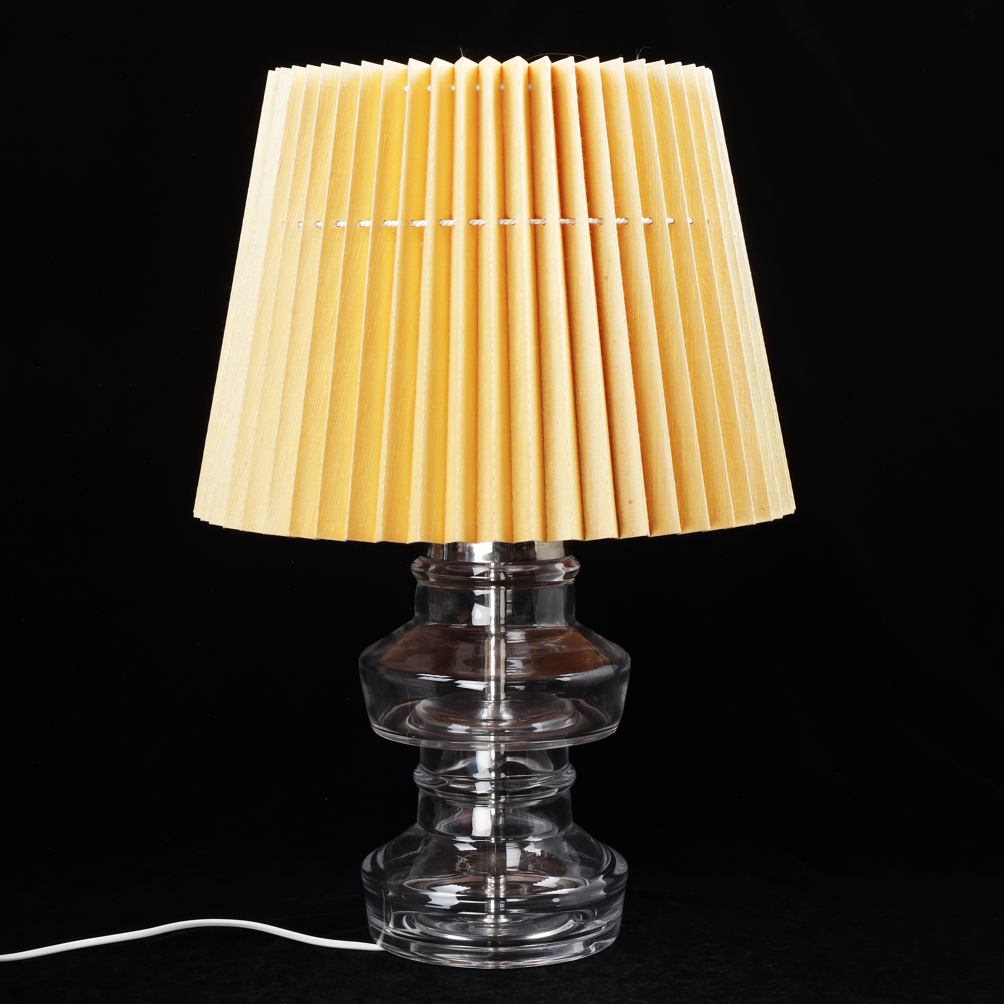 CARL FAGERLUND. Bordslampa, glas, Orrefors.