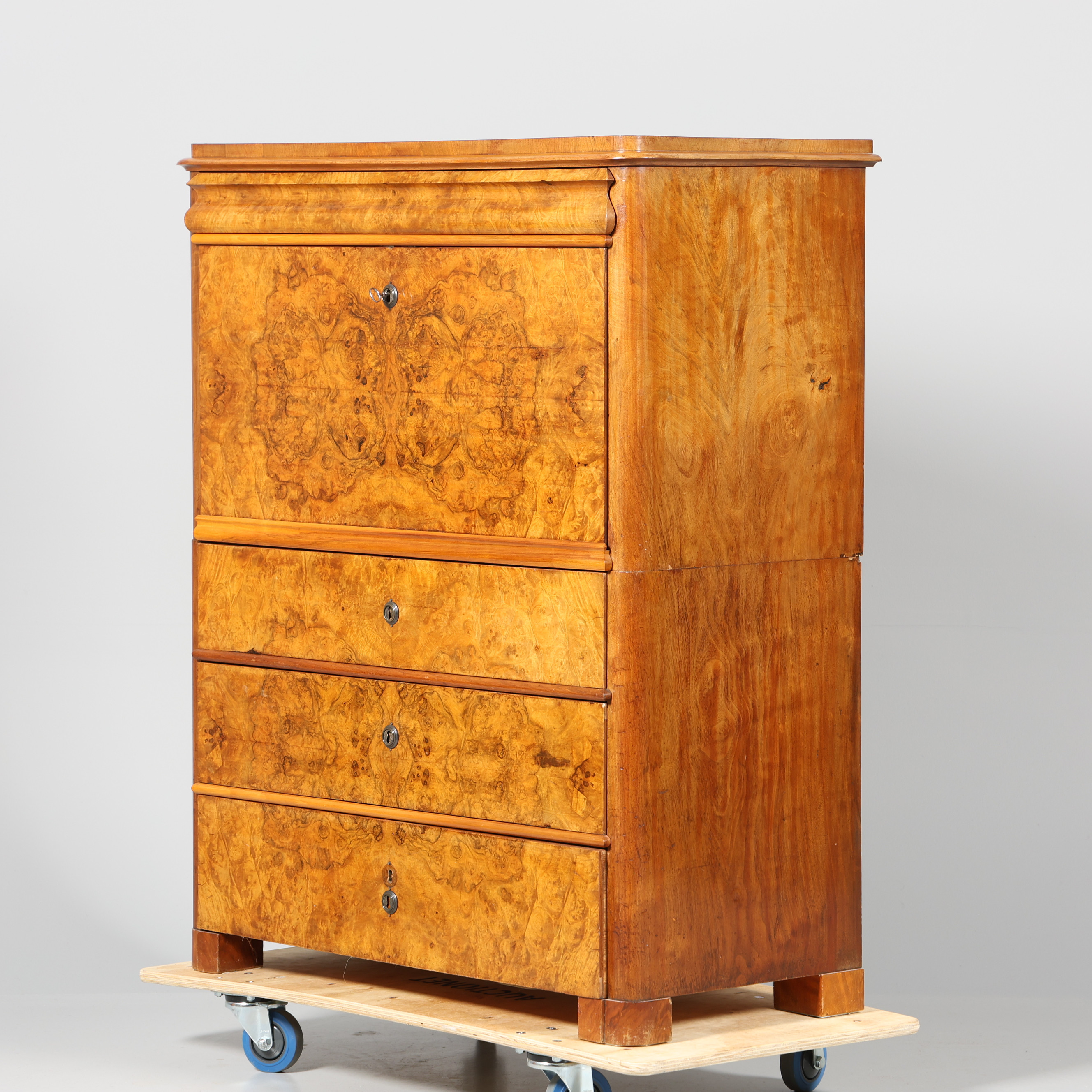 CHIFFONJÉ, 1800-tal.