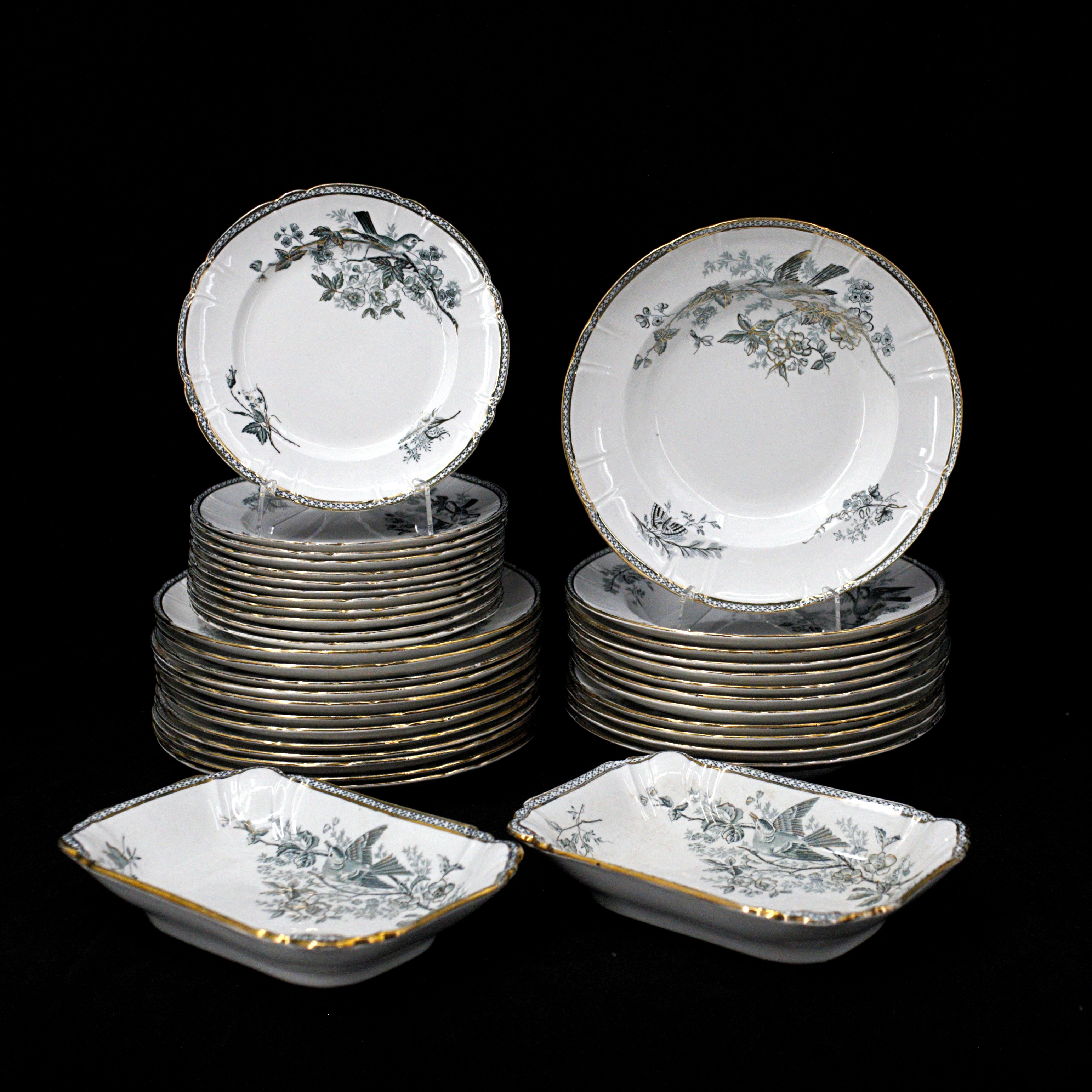 MATSERVIS, 38 delar, "Wexiö guld", flintgods, Gustavsberg. 18/1900-tal.