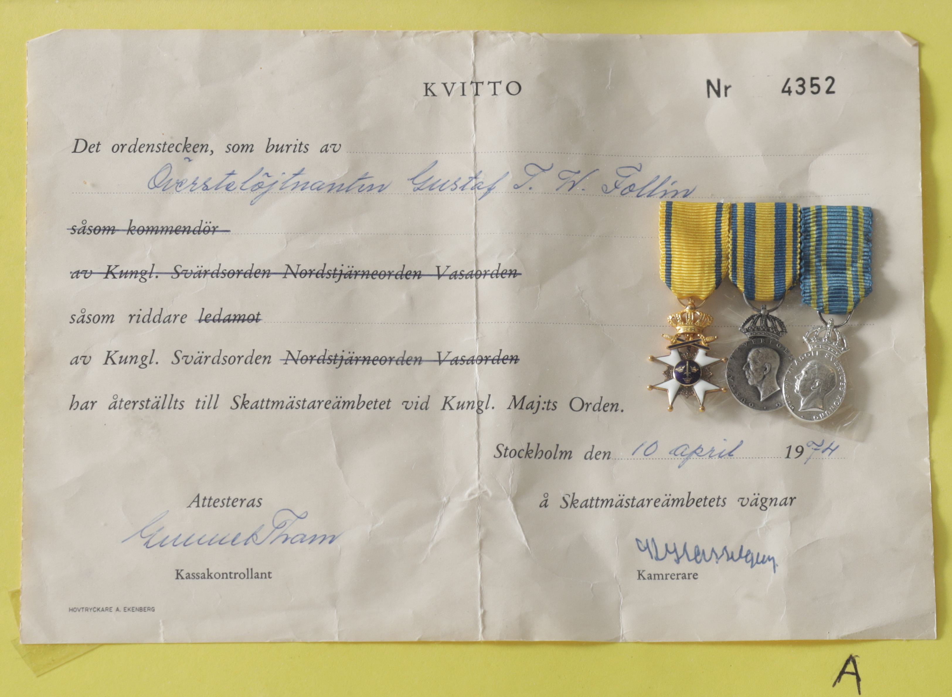 MEDALJER & RETURKVITTO, 4 st, 18K guld med emalj & silver, 1900-tal.