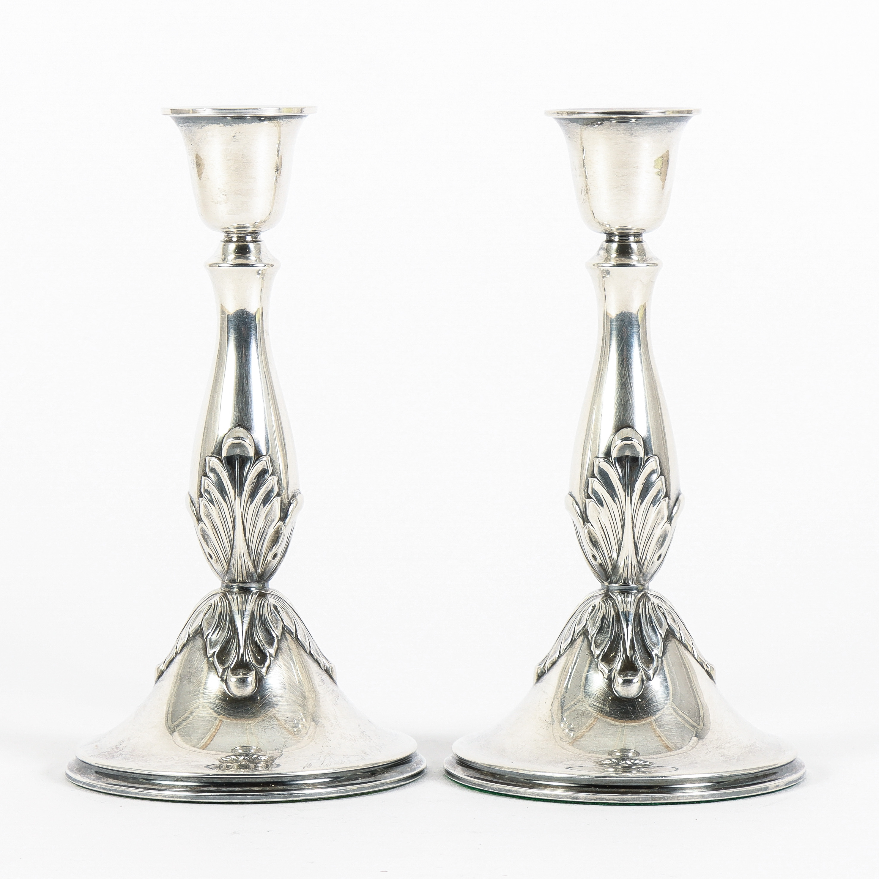 SVEND TOXVÆRD, ljusstakar, ett par silver, Louis XV-stil, Danmark.