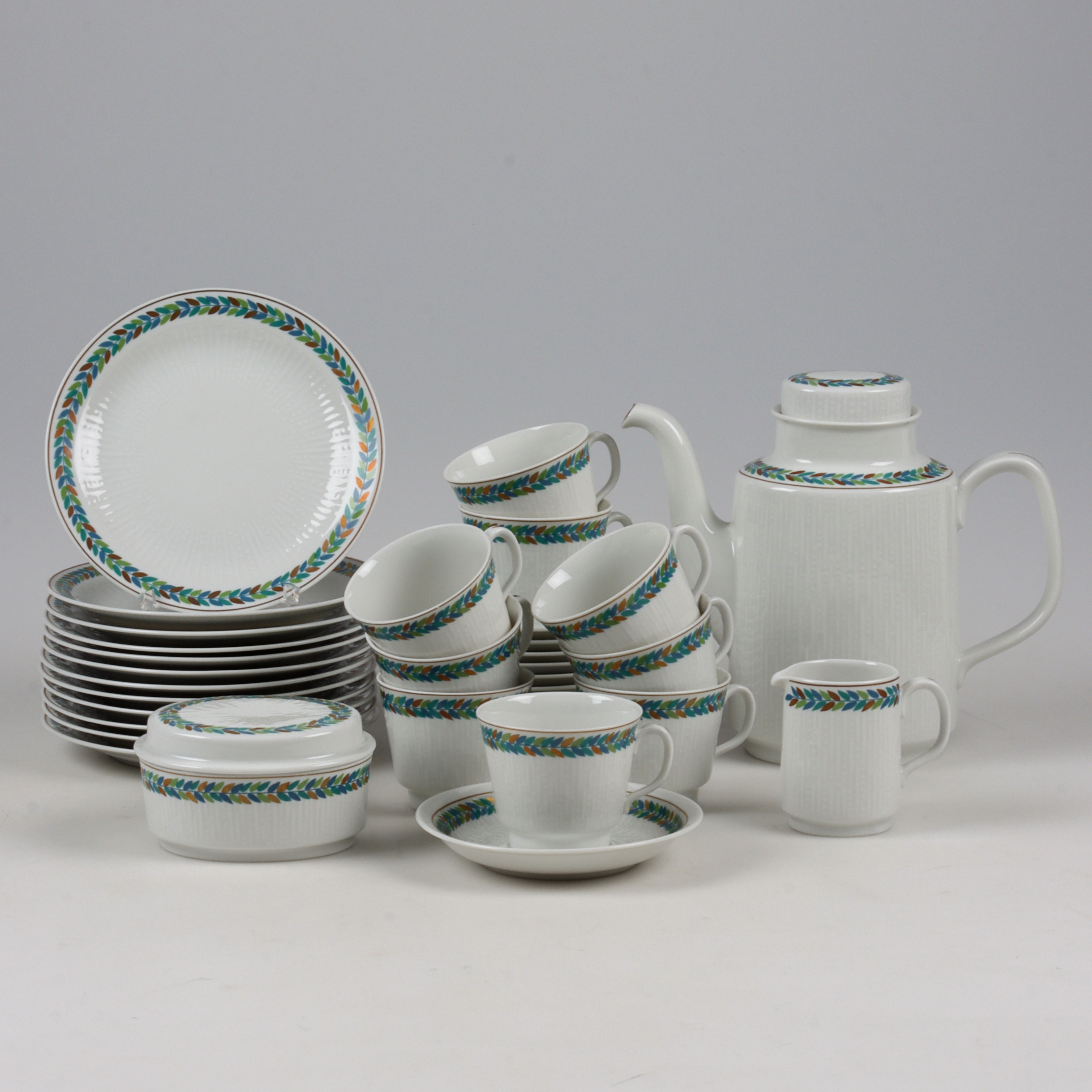 KAFFESERVIS, 35 delar porslin, "Minerva", Rörstrand, 1900-tal.