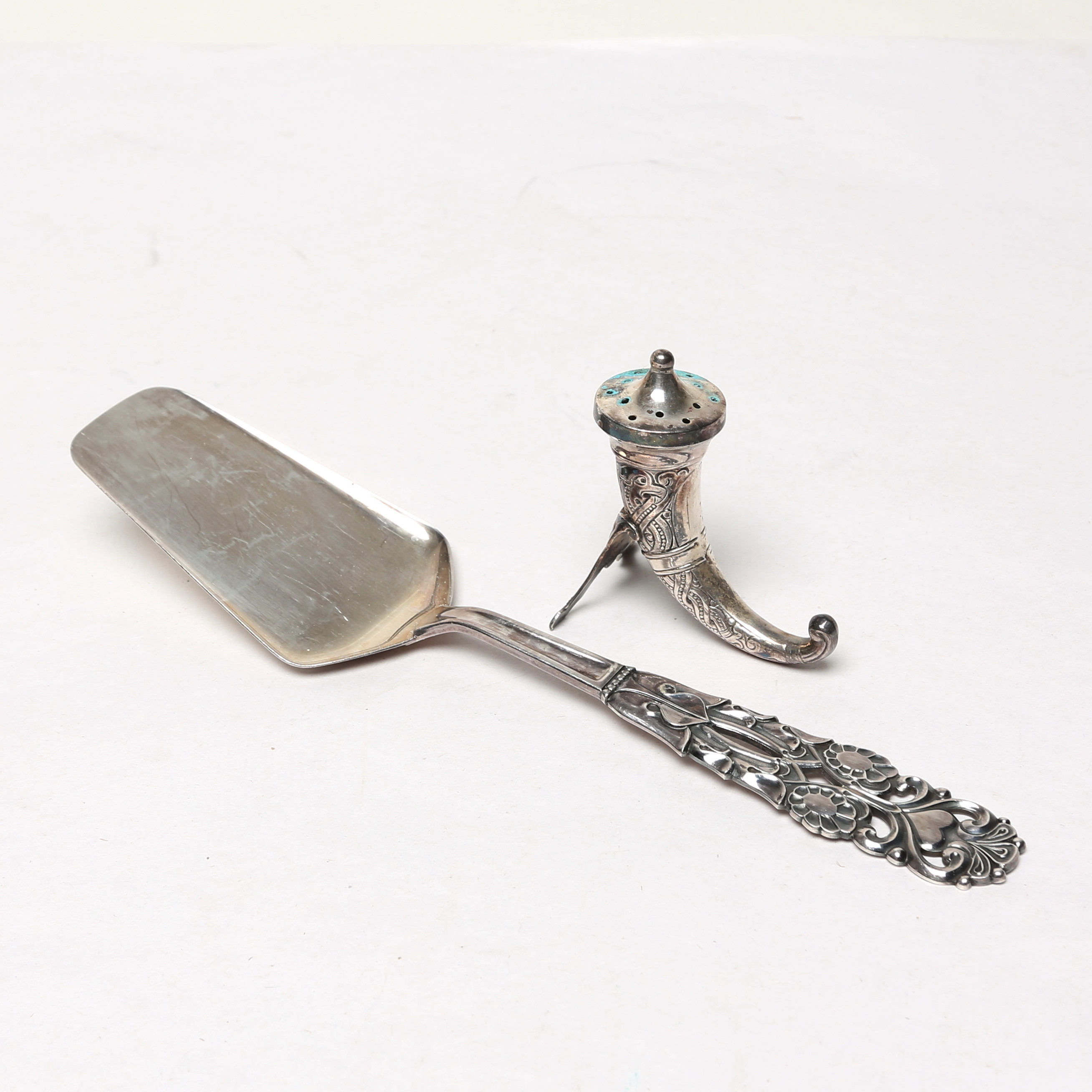 KAKSKED och STRÖARE, silver.