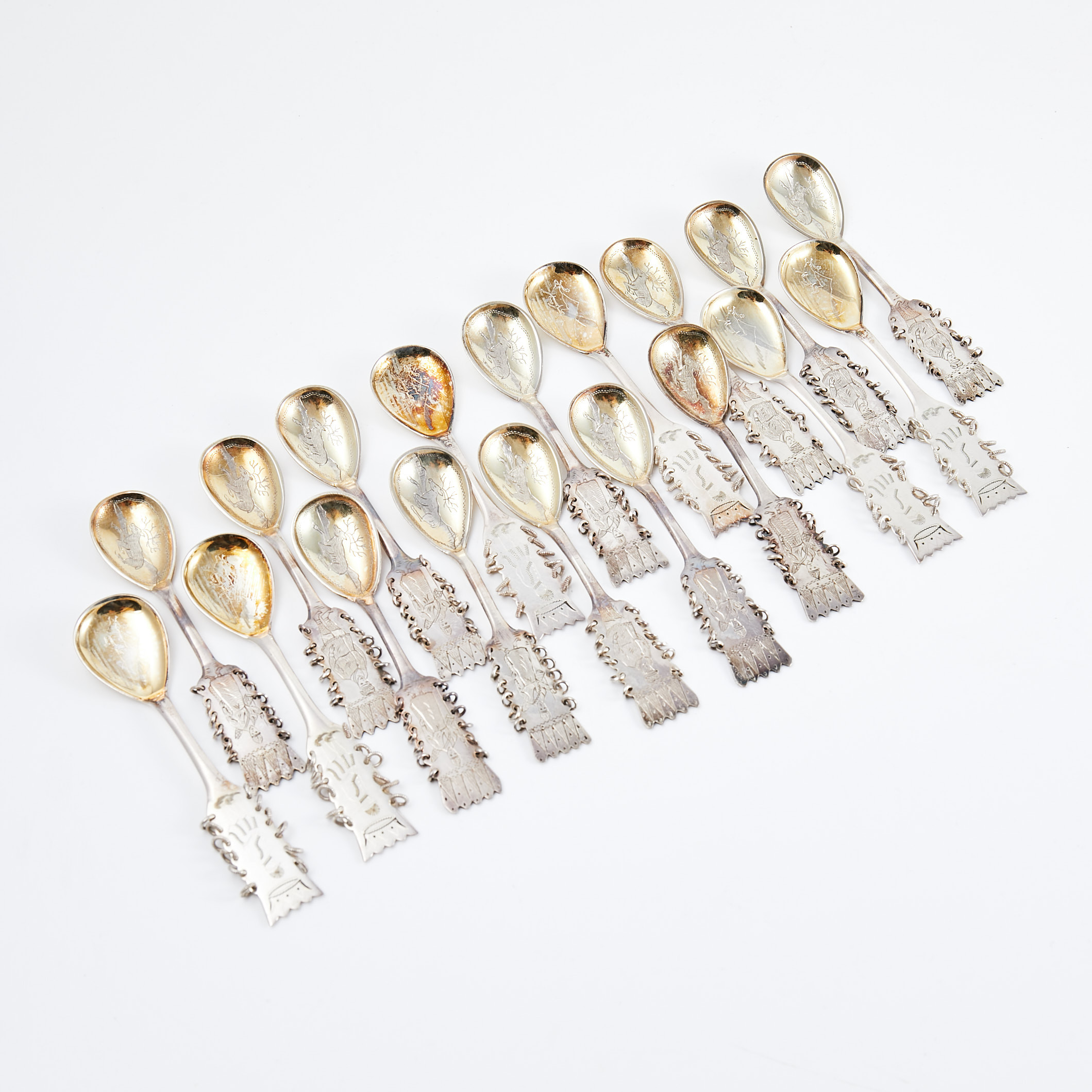 MOCKASKEDAR, 6 + 12 st, s.k. sameskedar, silver, ciselerad dekor, Eric Lindbäck Nederkalix 1936 samt Cesons Göteborg 1959.