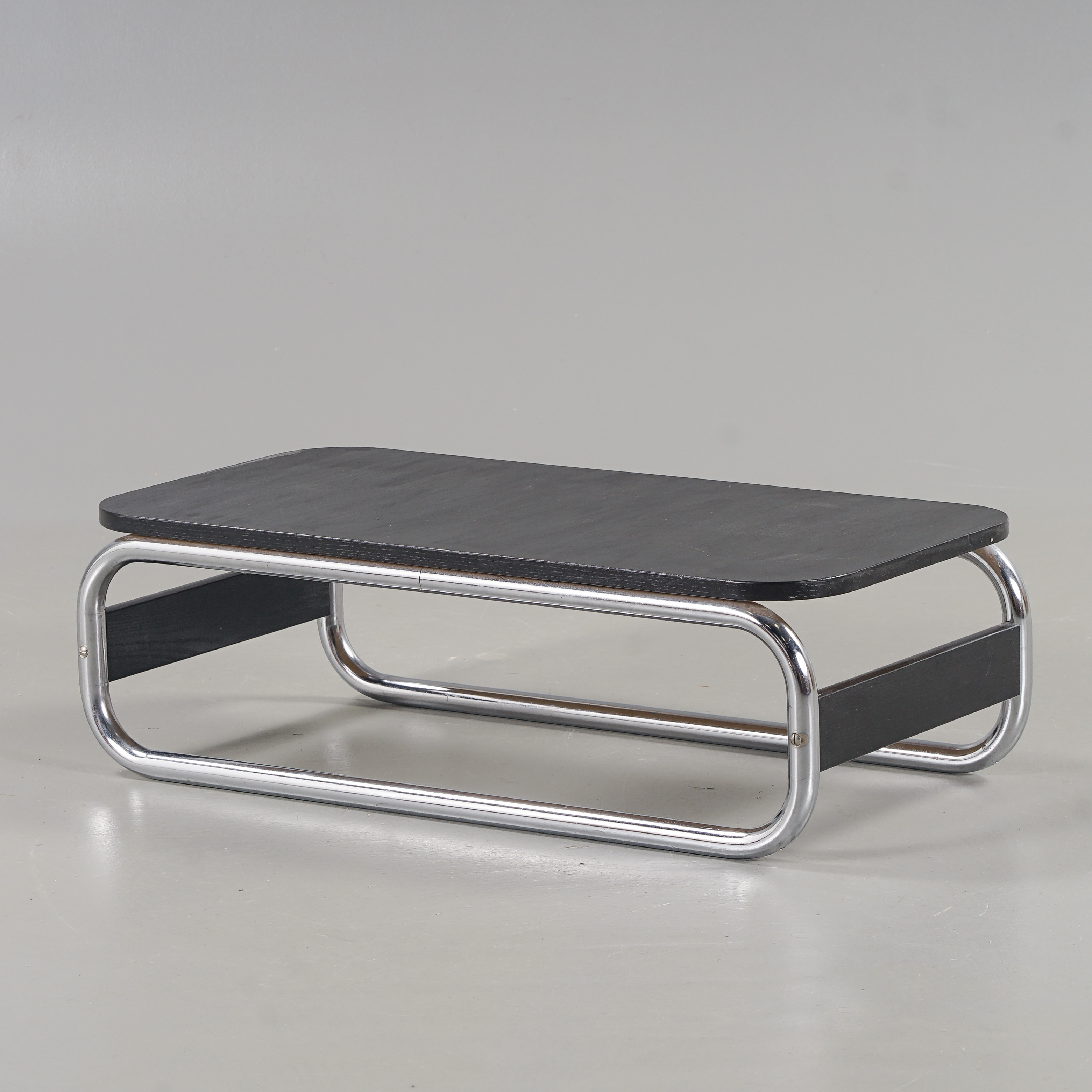 GILLIS LUNDGREN. Soffbord "Impala" Kromade stålrör, Svart ask, IKEA, 1970-tal.