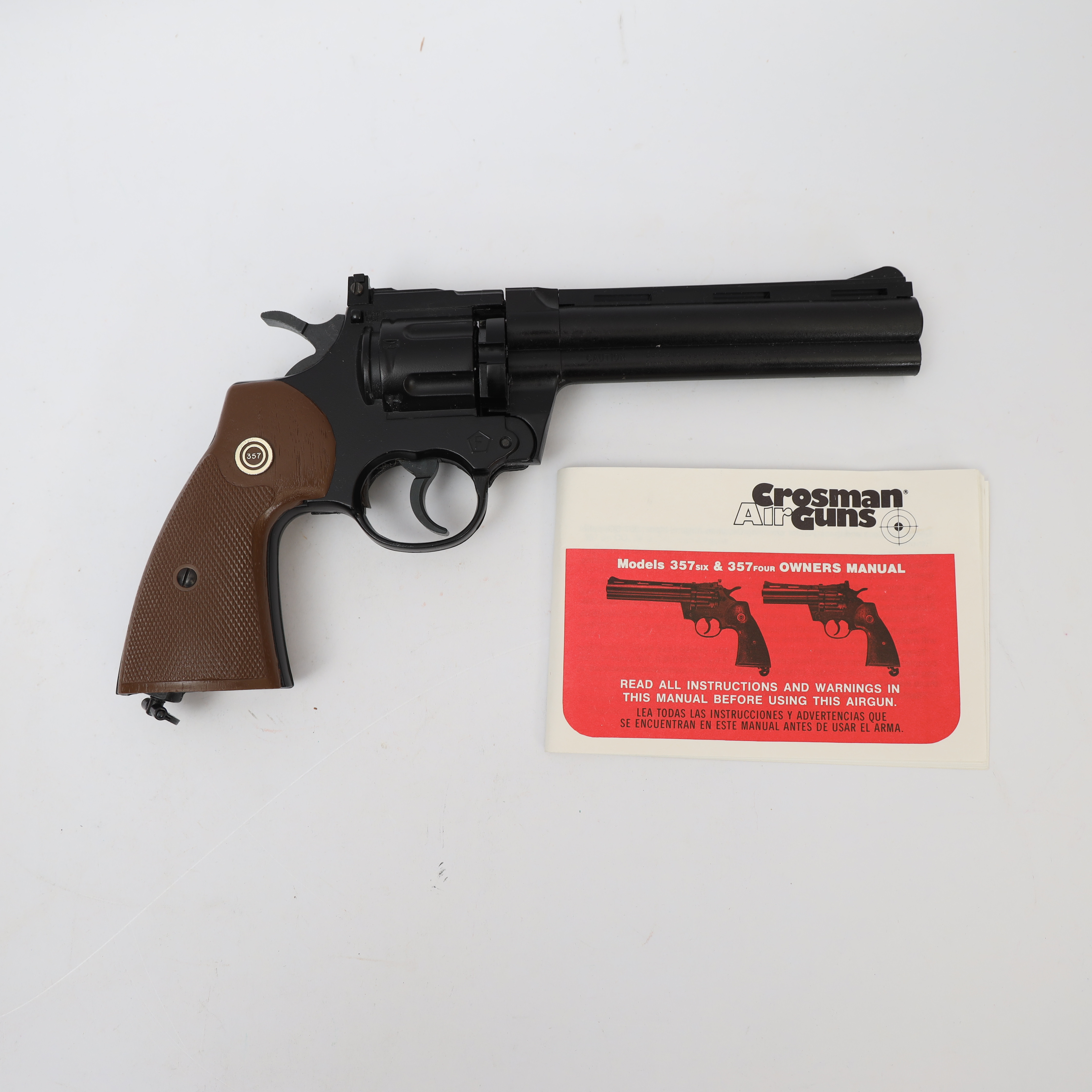 LUFTPISTOL, modell 357, plast och metall, med instruktionsbok.
