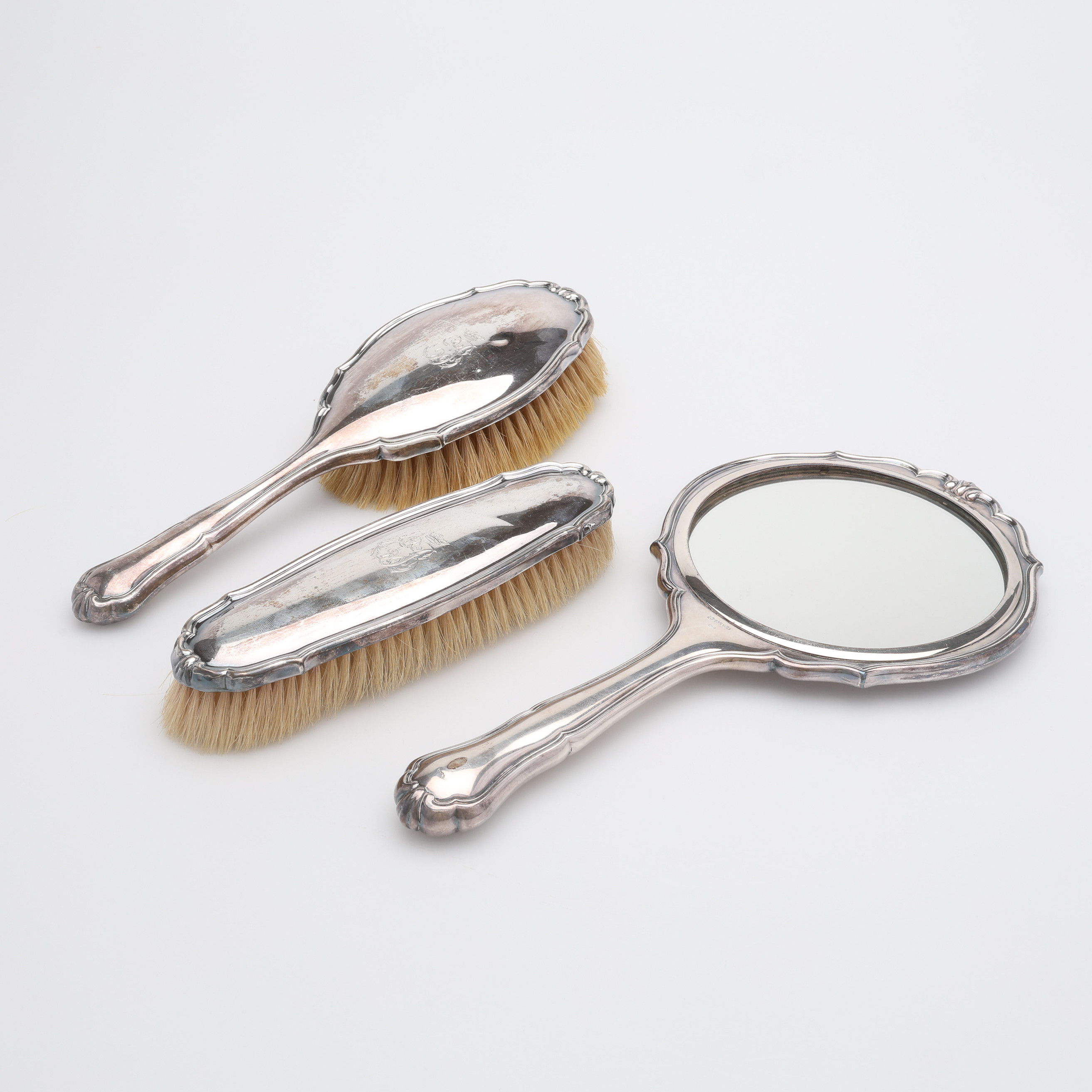 TOILETTESET, 3 DELAR, silver, borst, trä och glas. Wilhelm T. Binder, Schwäbisch Gmünd, svenska importstämplar, totalt 463 g.