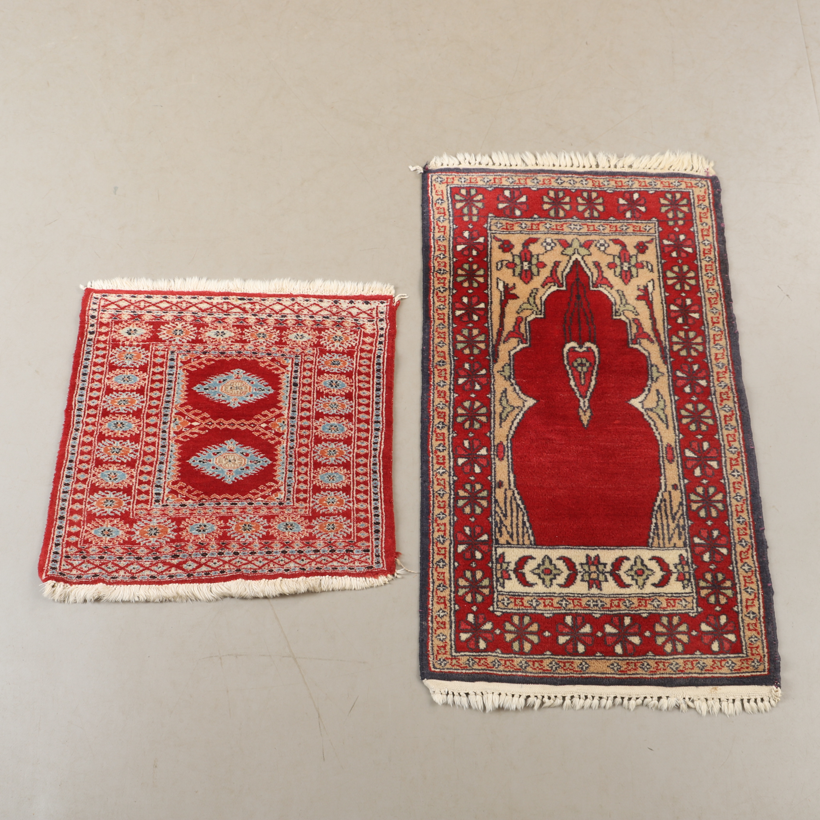 MATTOR, 2 stycken orientaliska.