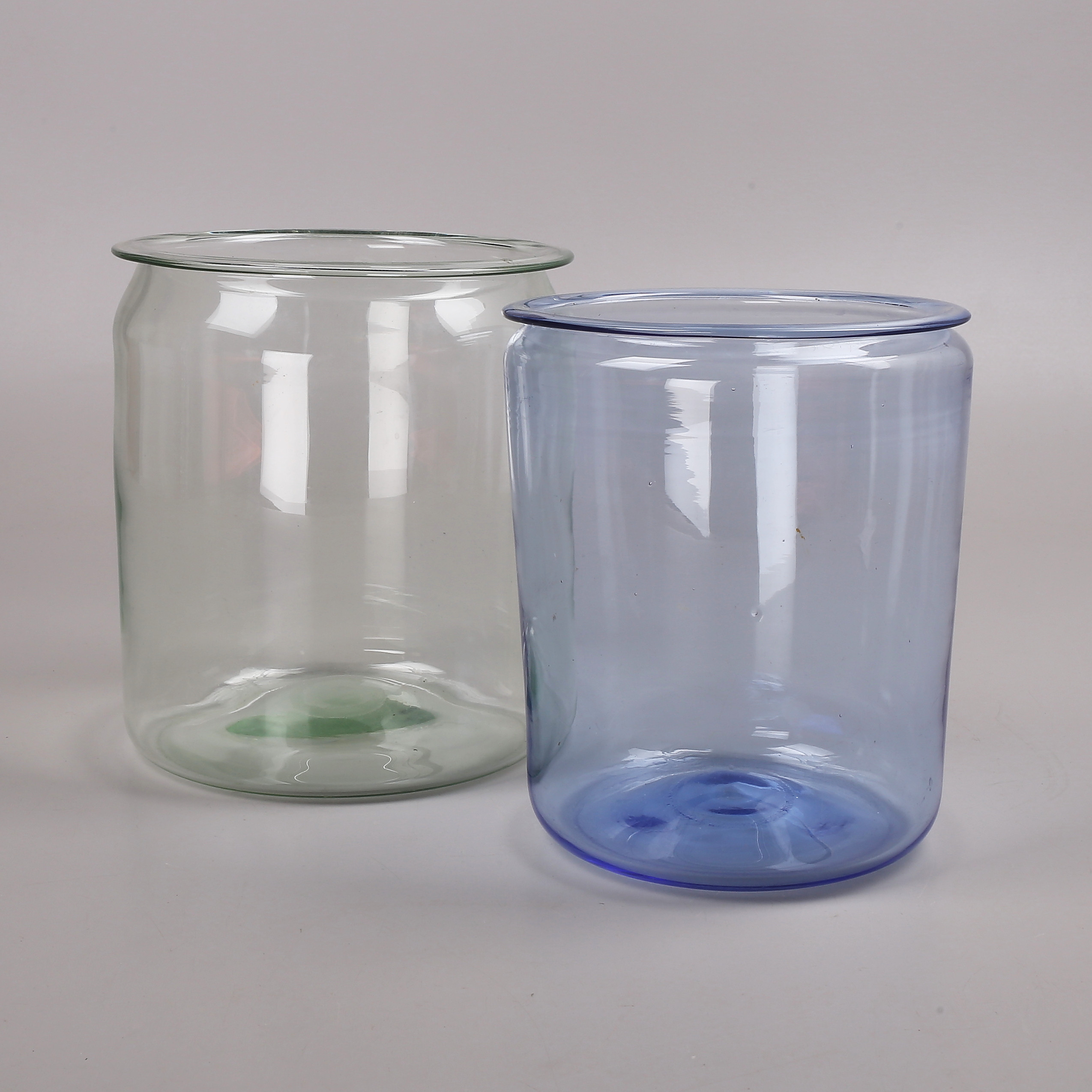 GLASBURKAR, 2 st, 1900-talets första hälft.