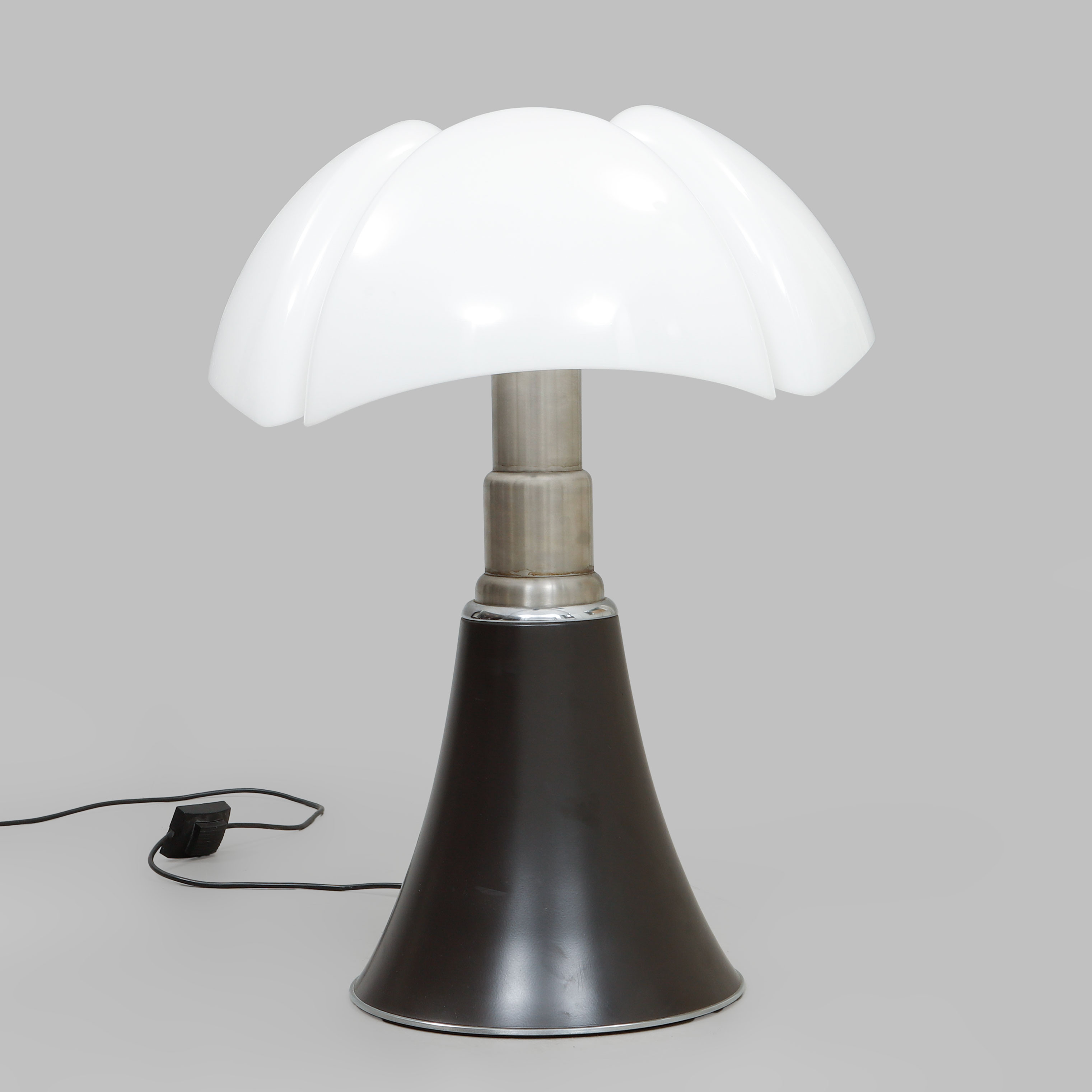 GAE AULENTI. Lampa, "Pipistrello", Large, Martinelli Luce.