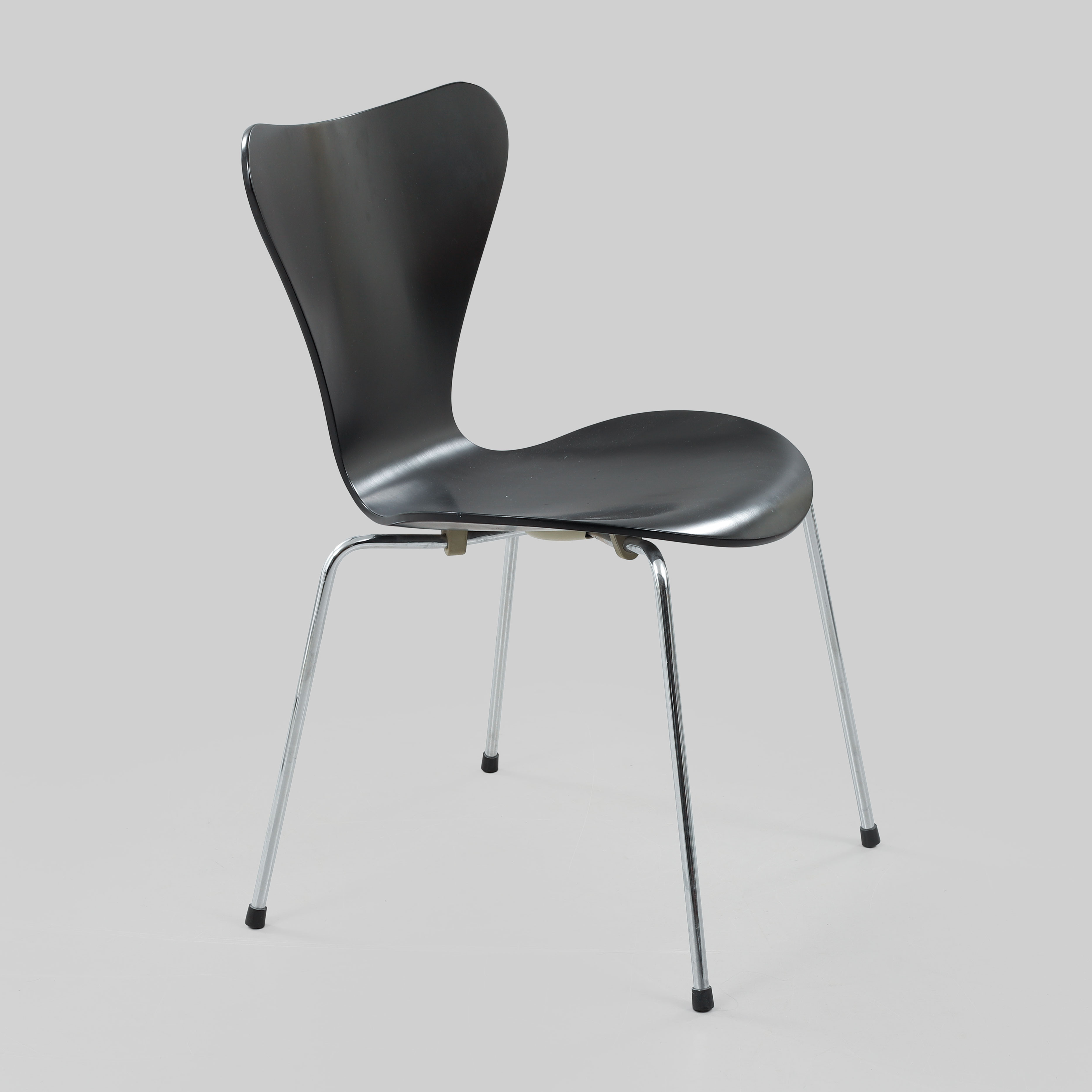 ARNE JACOBSEN. Stol, "Sjuan", Fritz Hansen.