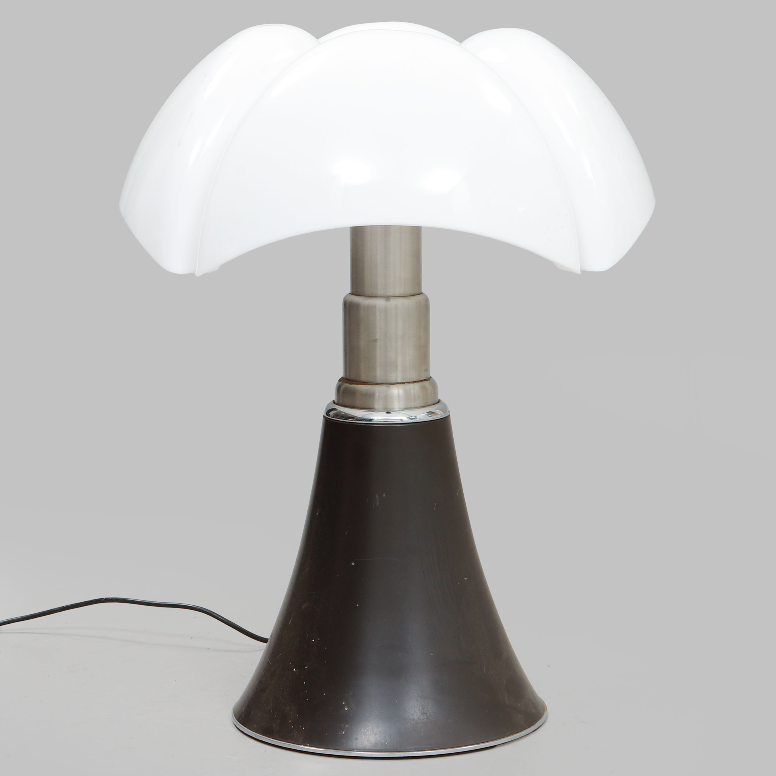 GAE AULENTI. Lampa, "Pipistrello" Large, Martinelli Luce.
