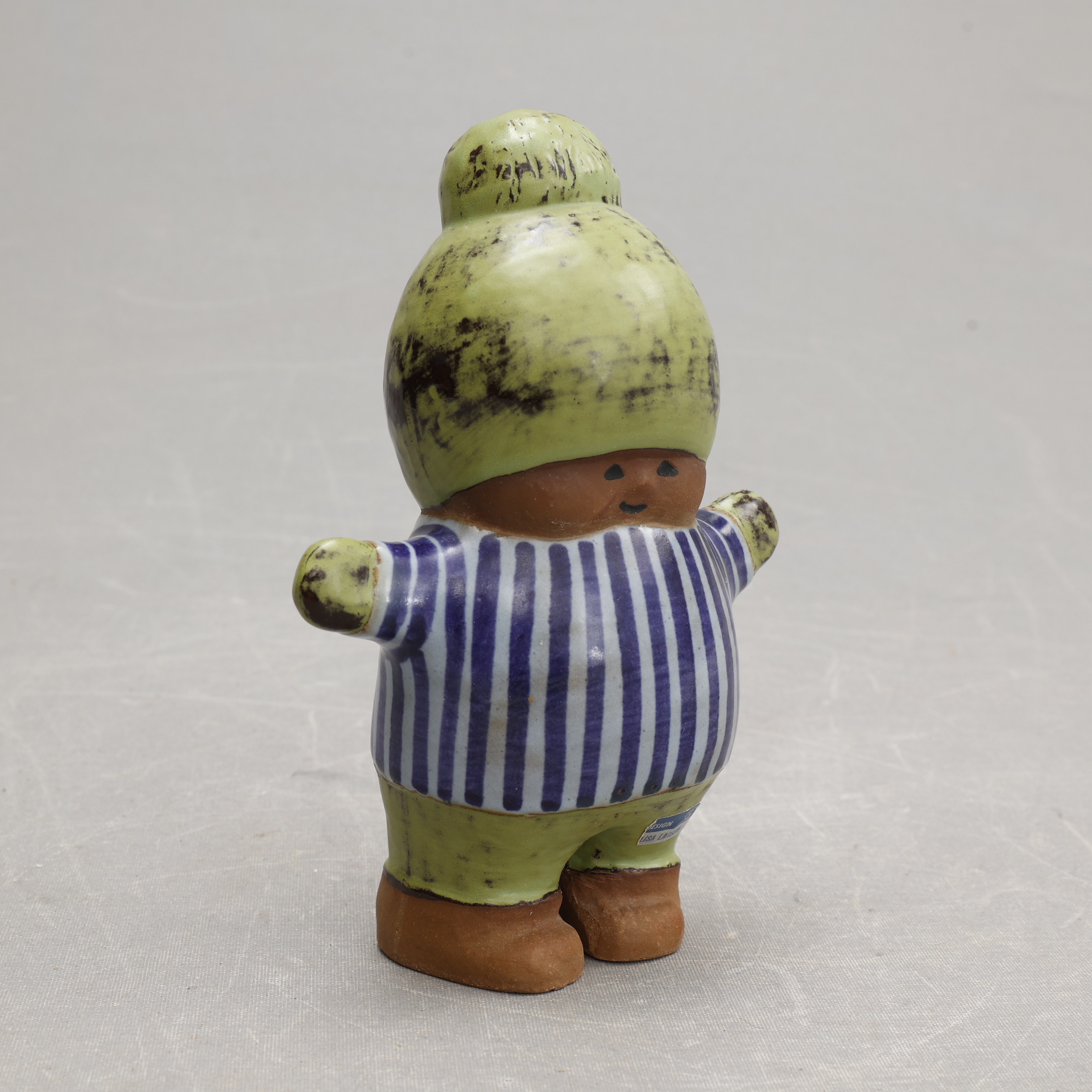 LISA LARSON. FIGURIN, " Kalle ", ur serien " Larsons ungar ", stengods, Gustavsberg.