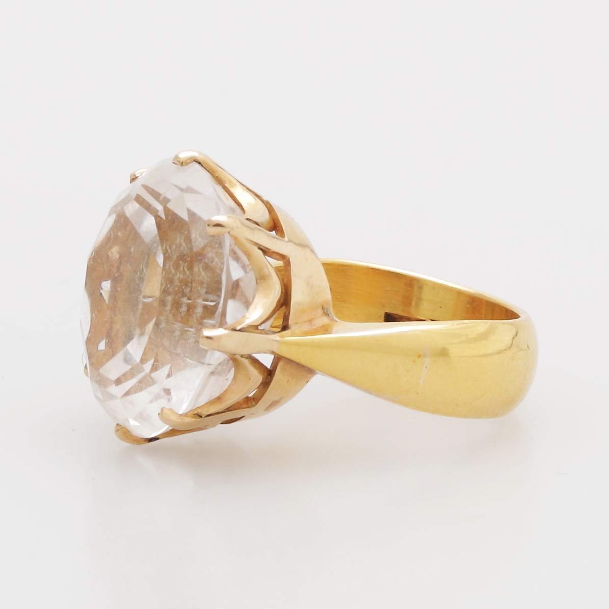 RING MED STEN, guld 23K, CAS, 1909, totalvikt 12,13 gram.