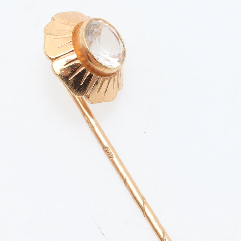 KRÅSNÅL, 18K guld med bergkristall.