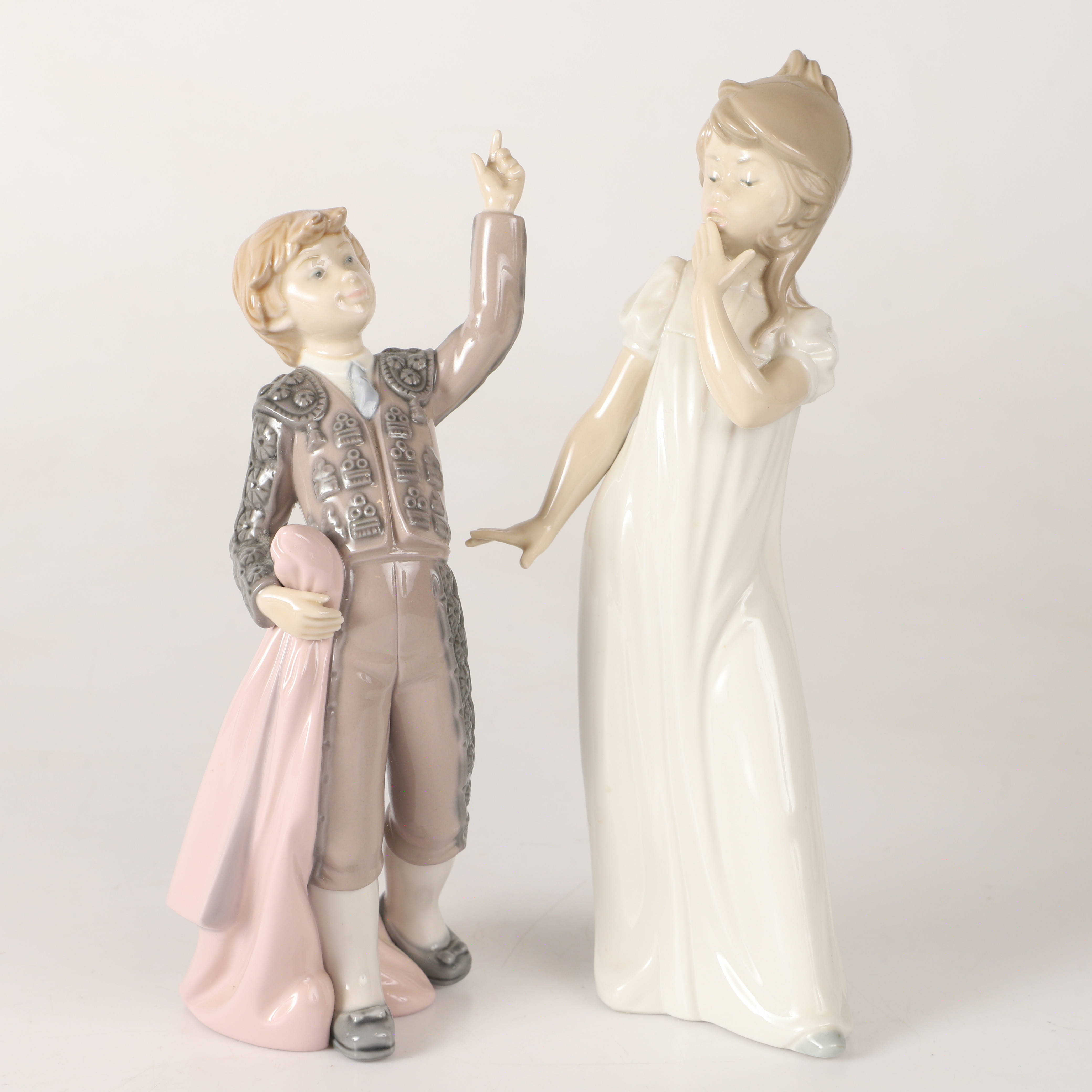 FIGURINER, 2 stycken, porslin Lladro samt Nao.