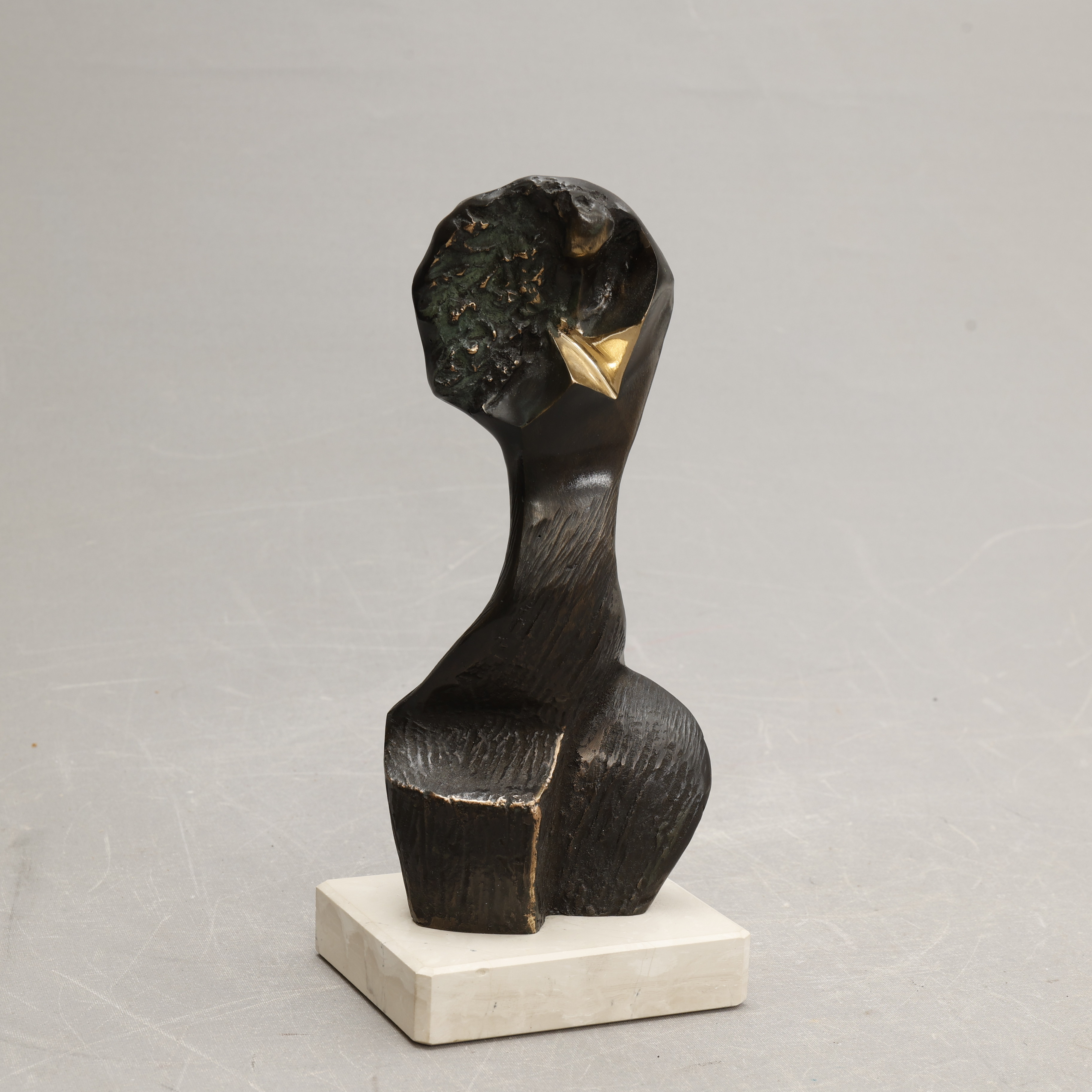 SKULPTUR, kvinnogestalt, Stan Wys, patinerad brons, signerad.
