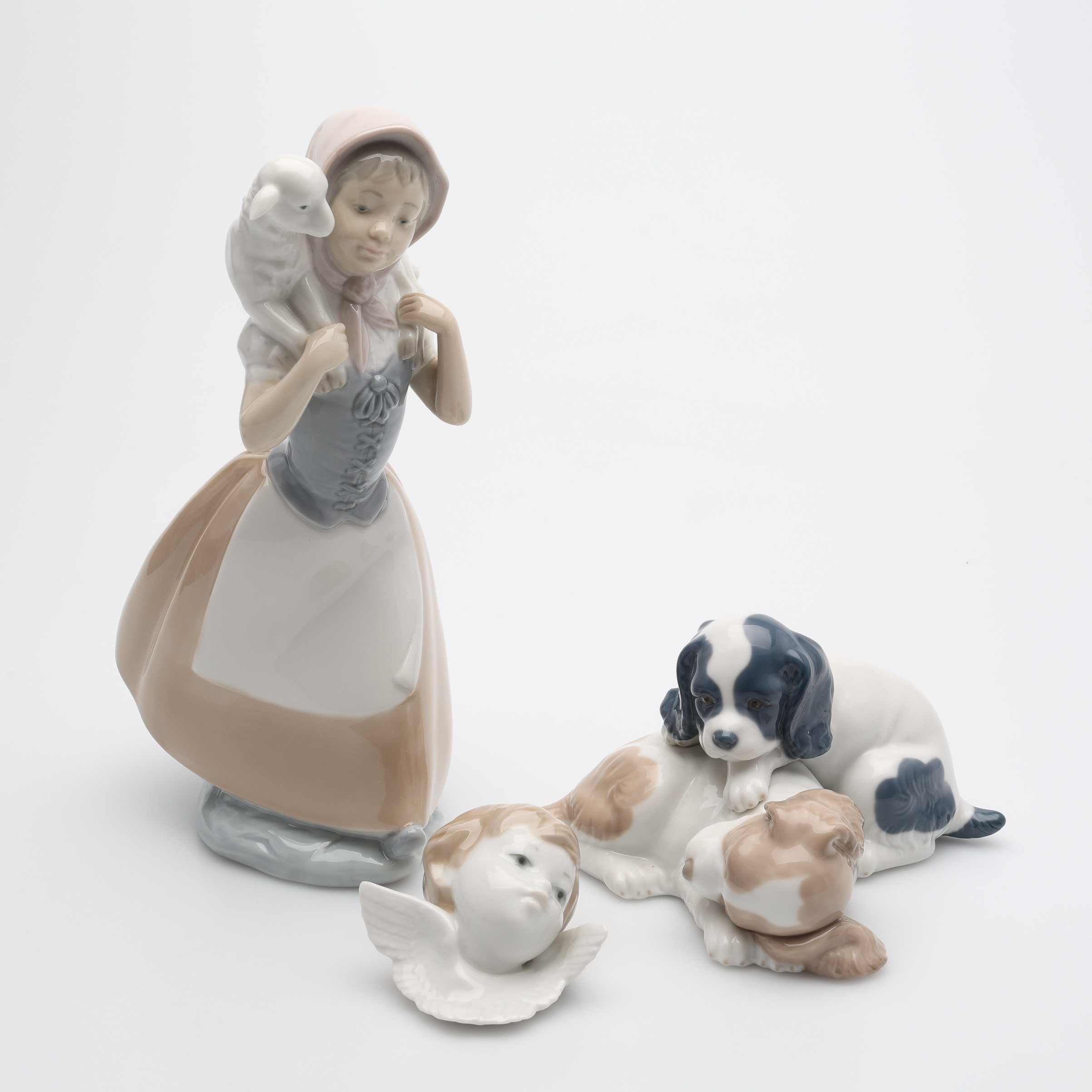 TRE PORSLINSFIGURINER, NAO RESP. LLADRO.