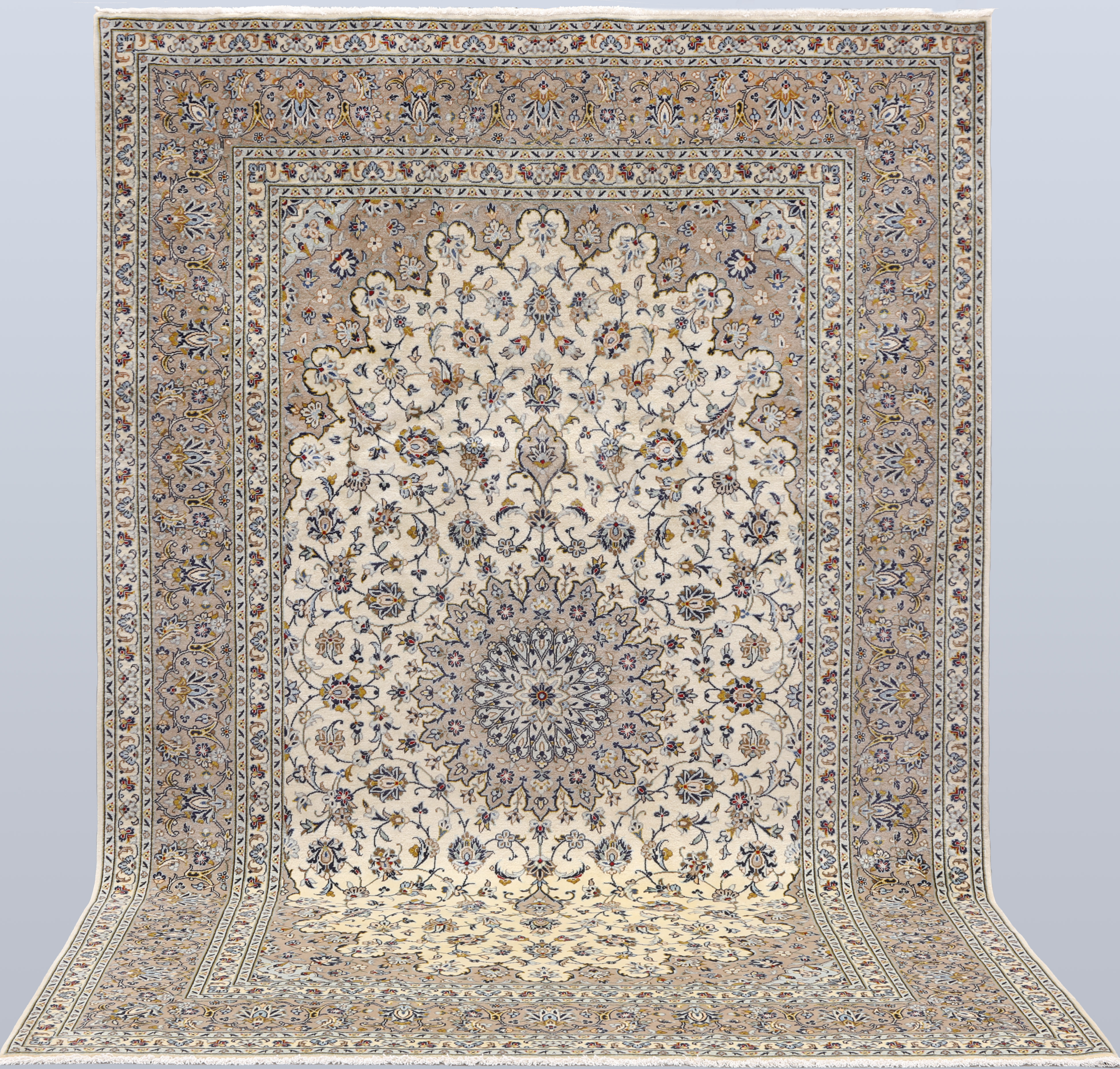 MATTA. Ljus Keshan korkull, 300 x 199 cm.