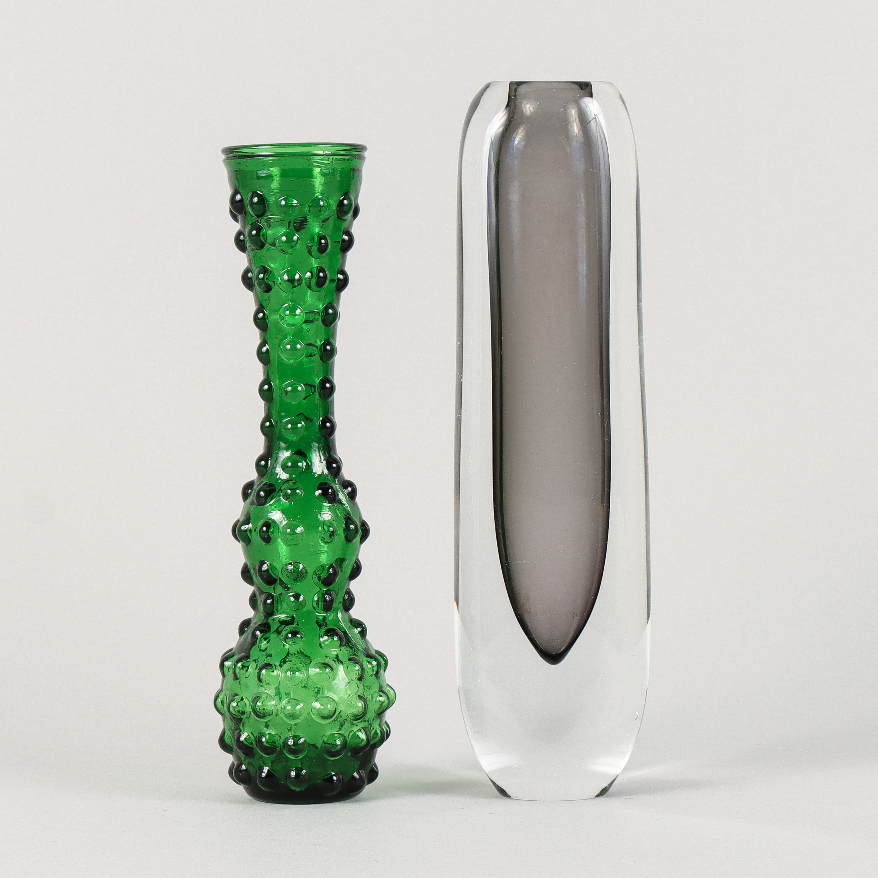 Vaser, 2 stycken, glas.
