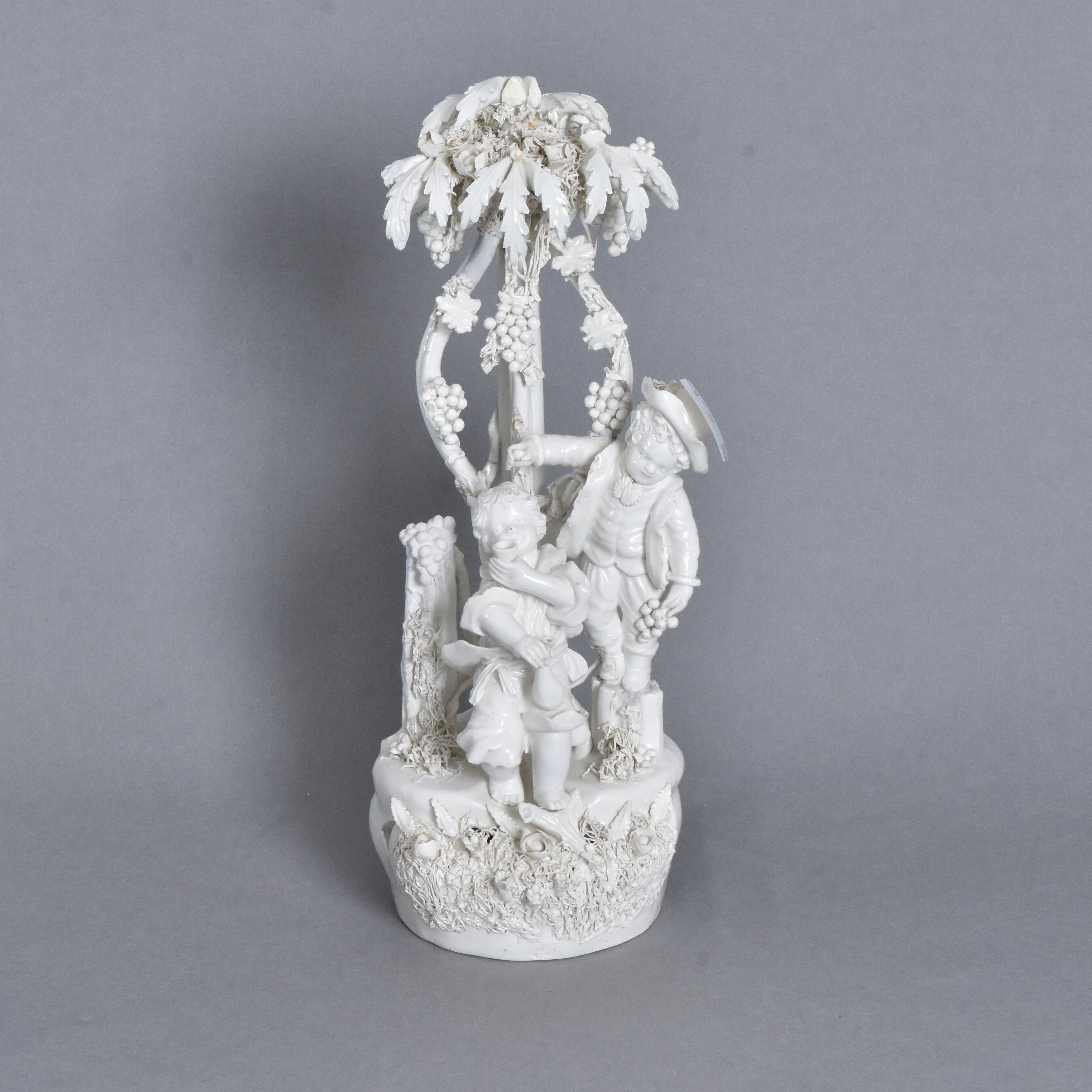 FIGURGRUPP, fajans, Capodimonte.