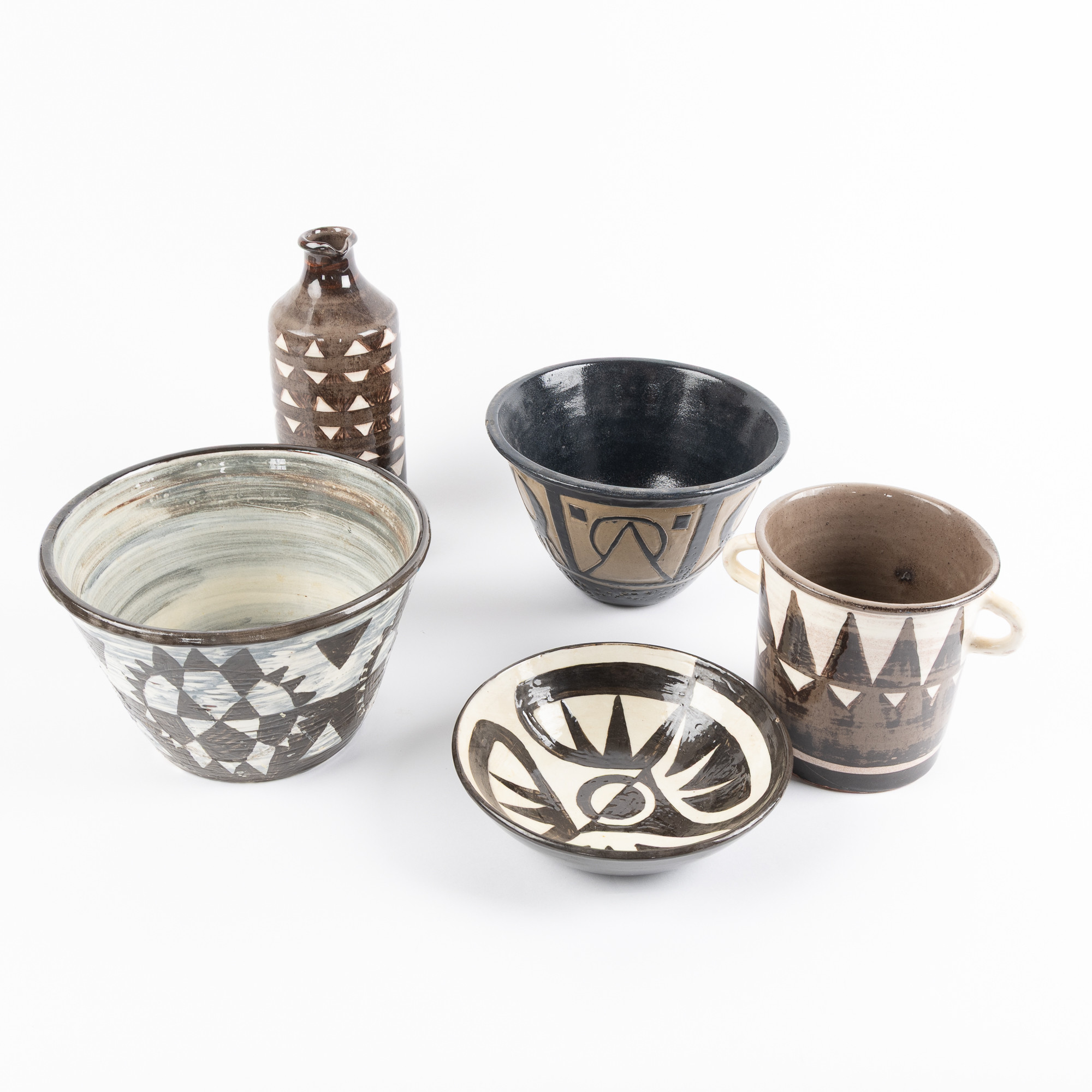 ULLA VIOTTI (1933-2025). Skålar, ytterfoder, vas, 5 delar, glaserat lergods, 1950/60-tal.