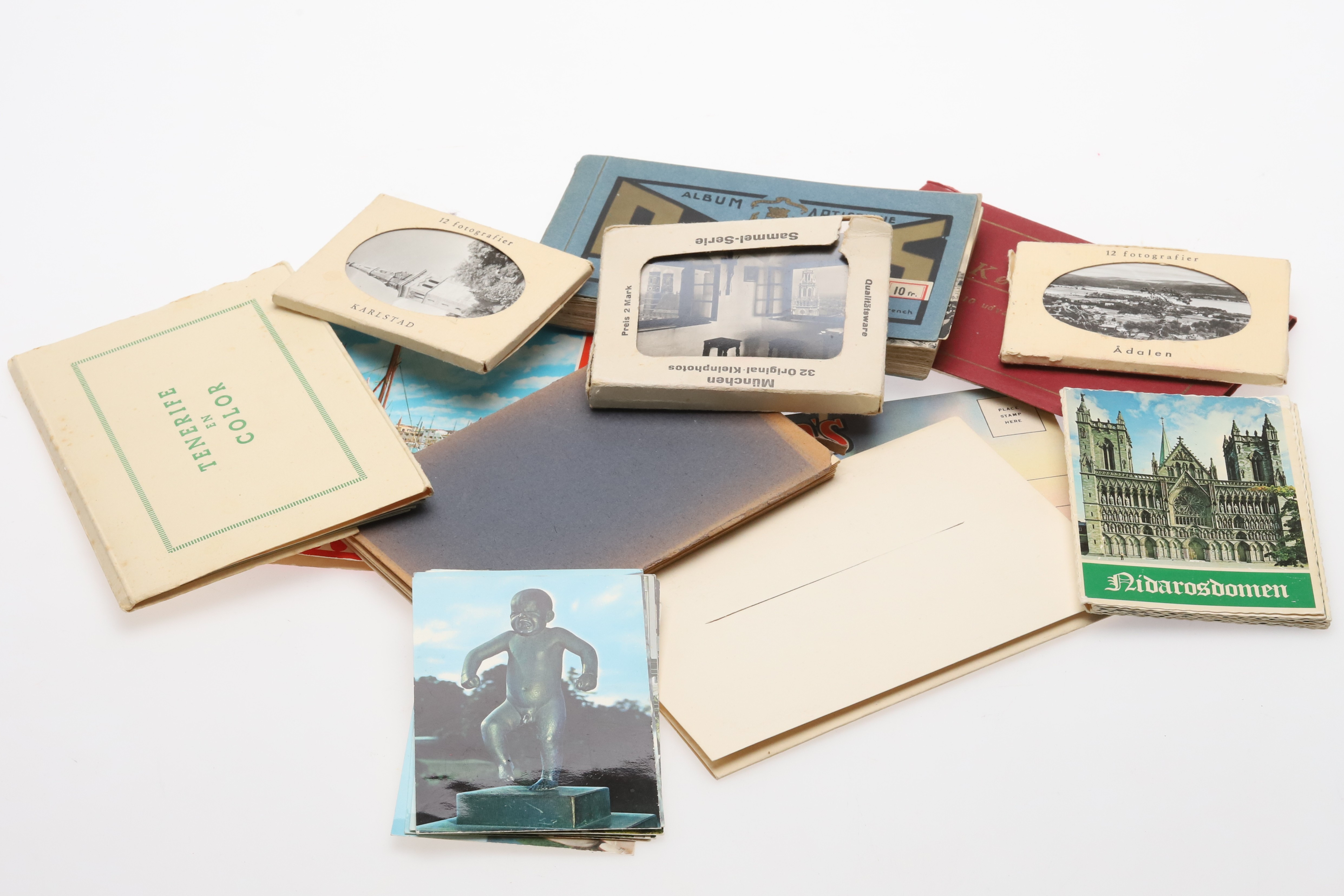 VYKORT & TURISTKORT, 12 mappar, 1900-1970-tal.
