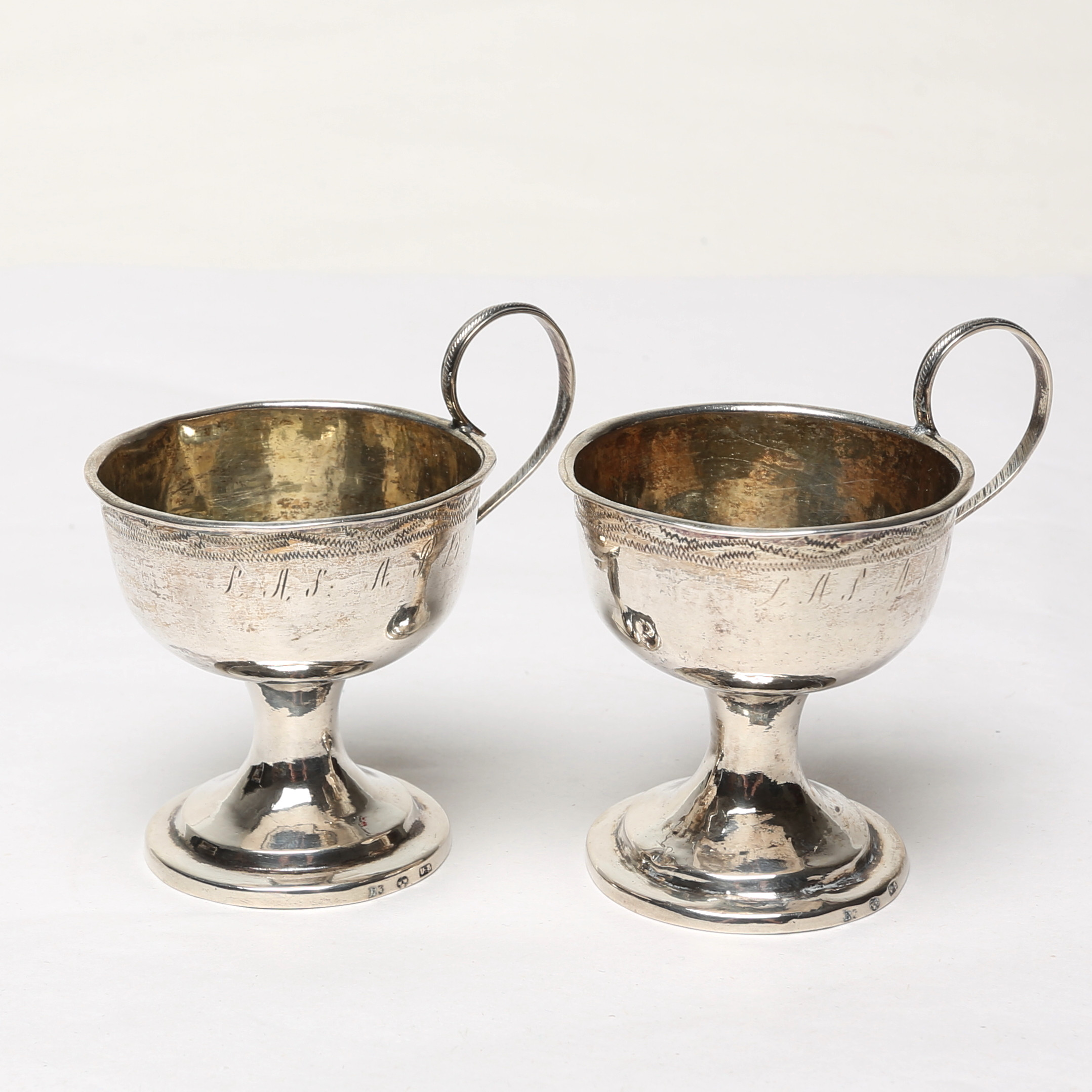 MUGGAR 2 st, silver, årsbokstav B3.