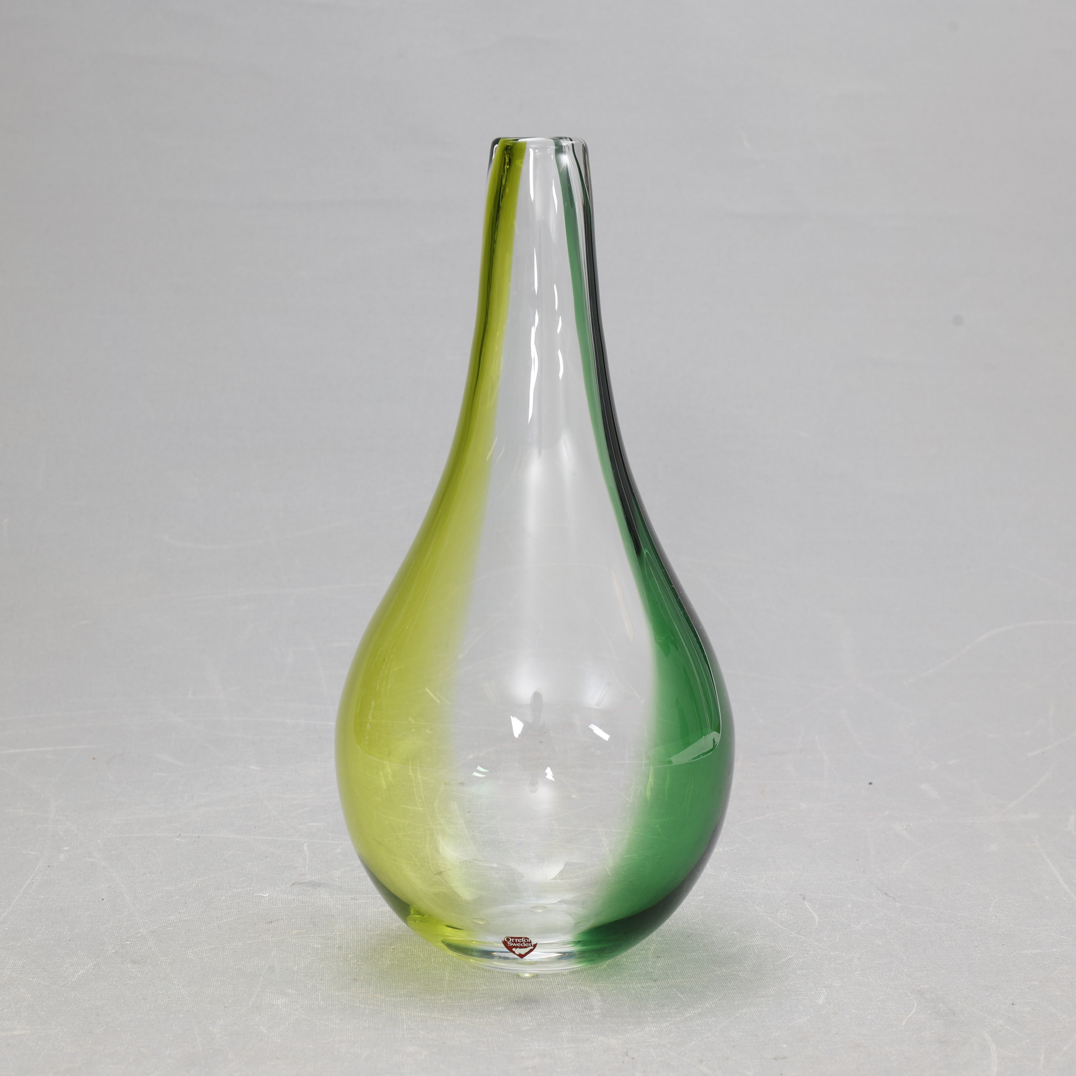 LENA BERGSTRÖM. VAS, glas, " Expo ", Orrefors, signerad.