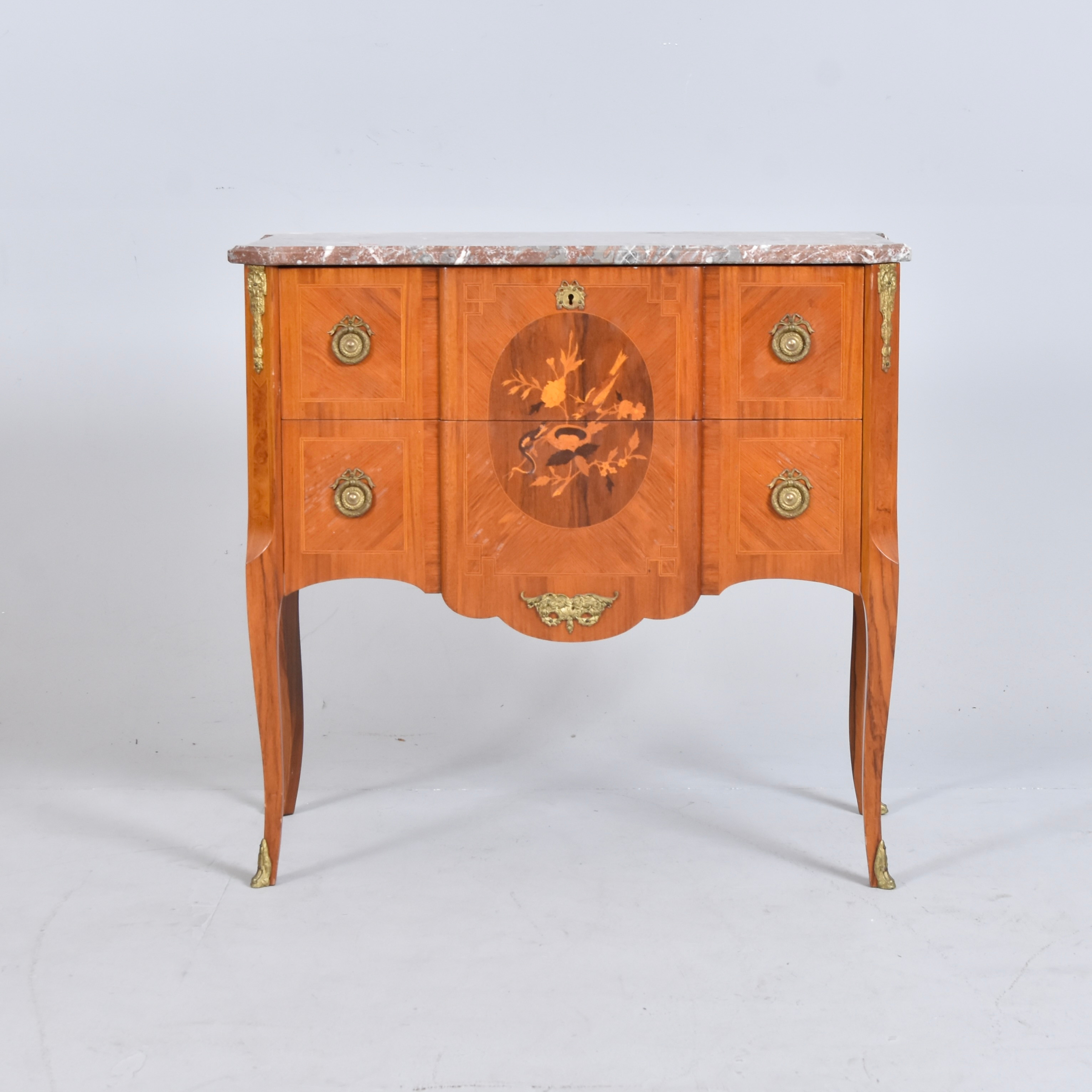 BYRÅ MED MARMORSKIVA, Louis XVI-stil, 1900-tal.